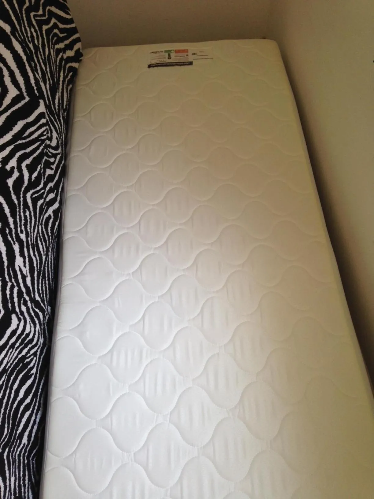 Bedroom, Bed in Studio Leblon
