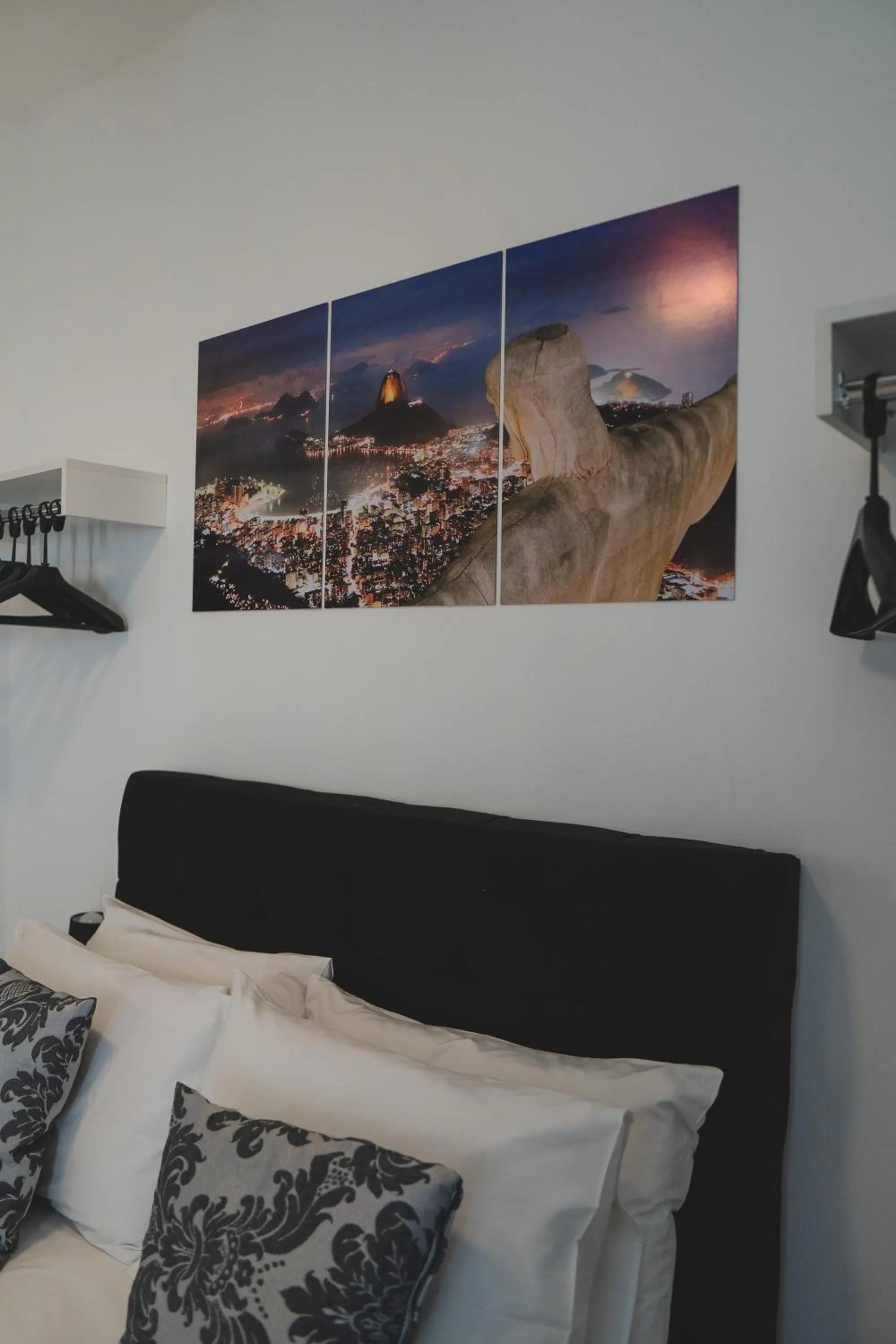 Bed in Studio Leblon