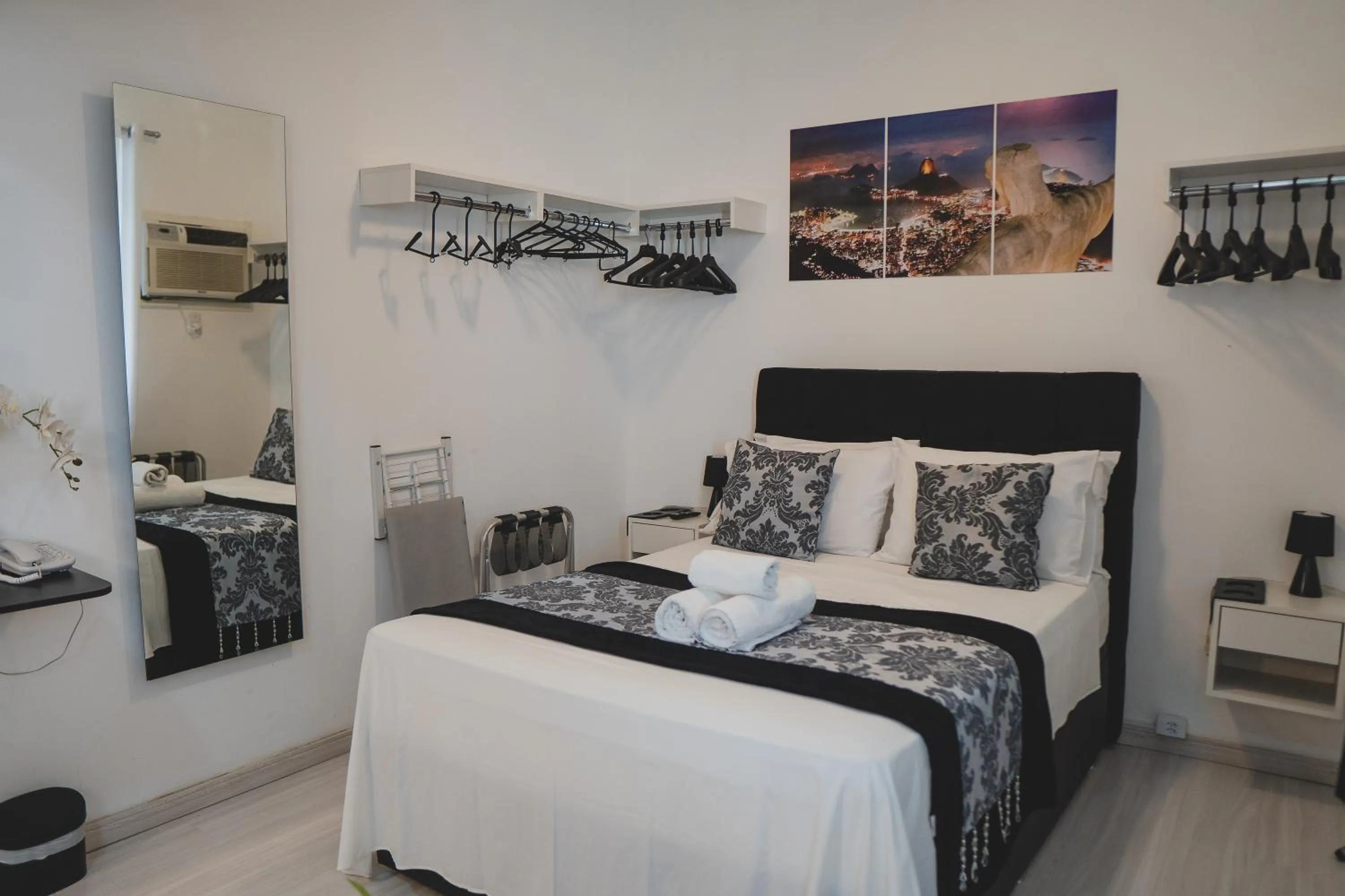 Bed in Studio Leblon