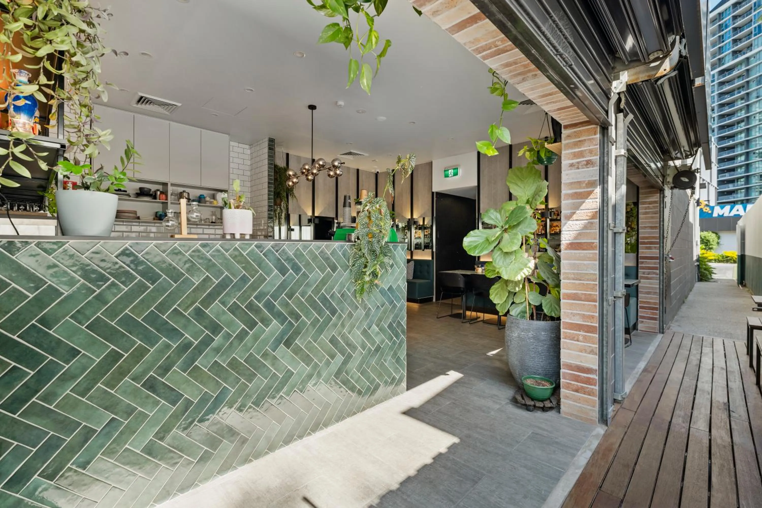 Lounge or bar in The Kingsford, an Ascend Collection Hotel