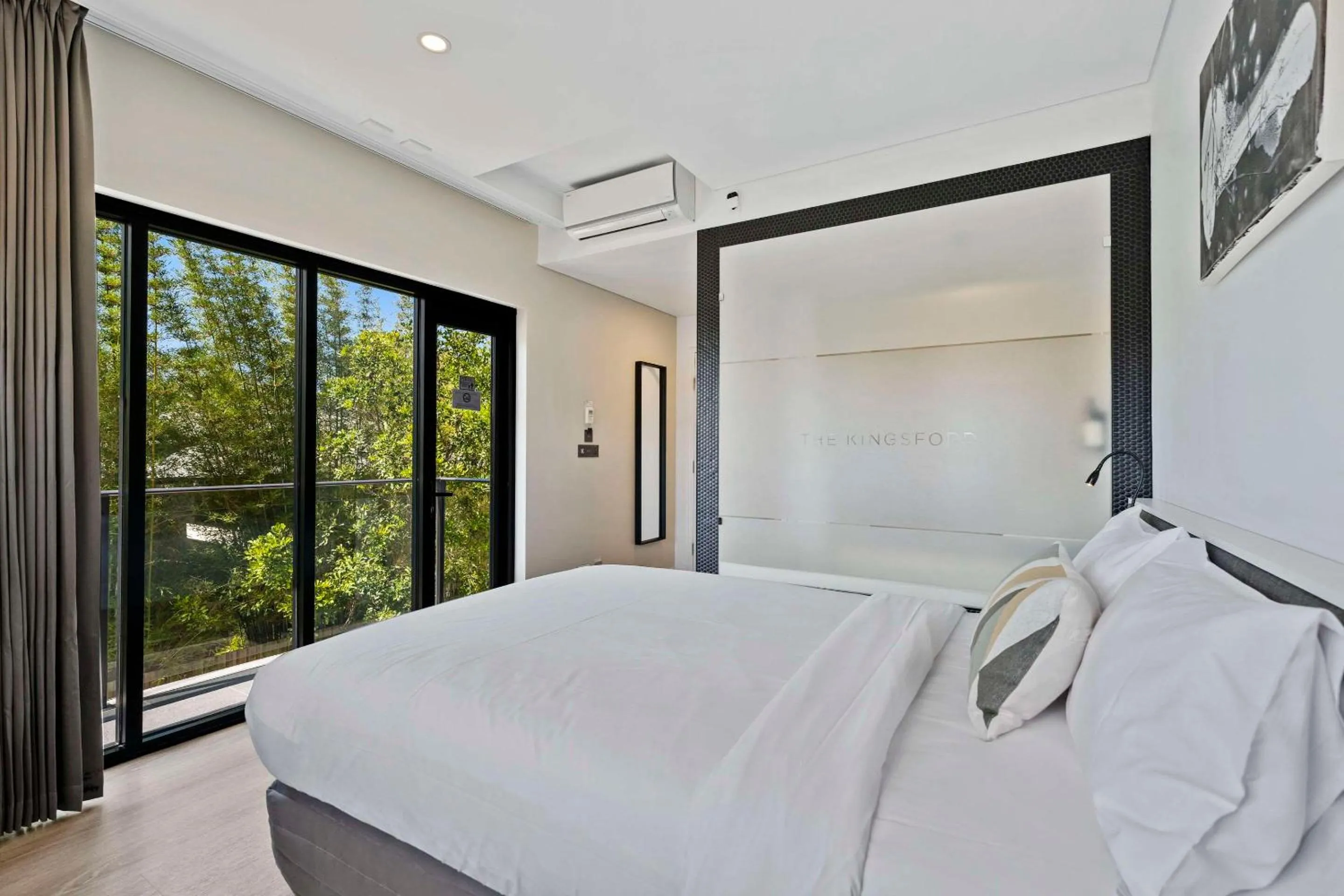Bedroom, Bed in The Kingsford, an Ascend Collection Hotel