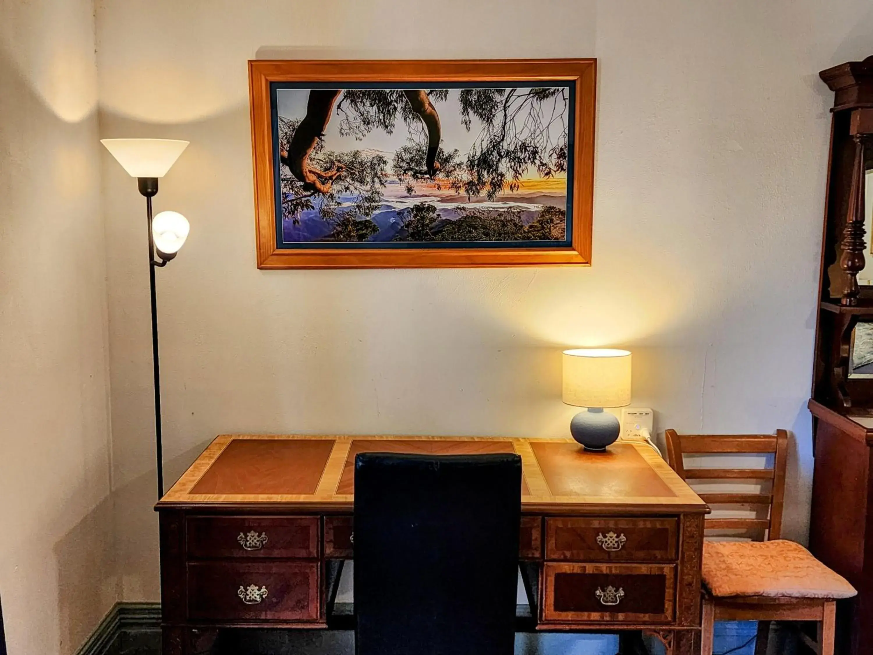 Double Room with Balcony and Shared Bathroom in Bellingen Belfry Guesthouse Double Room with Balcony and Shared Bathroom in Bellingen Belfry Guesthouse