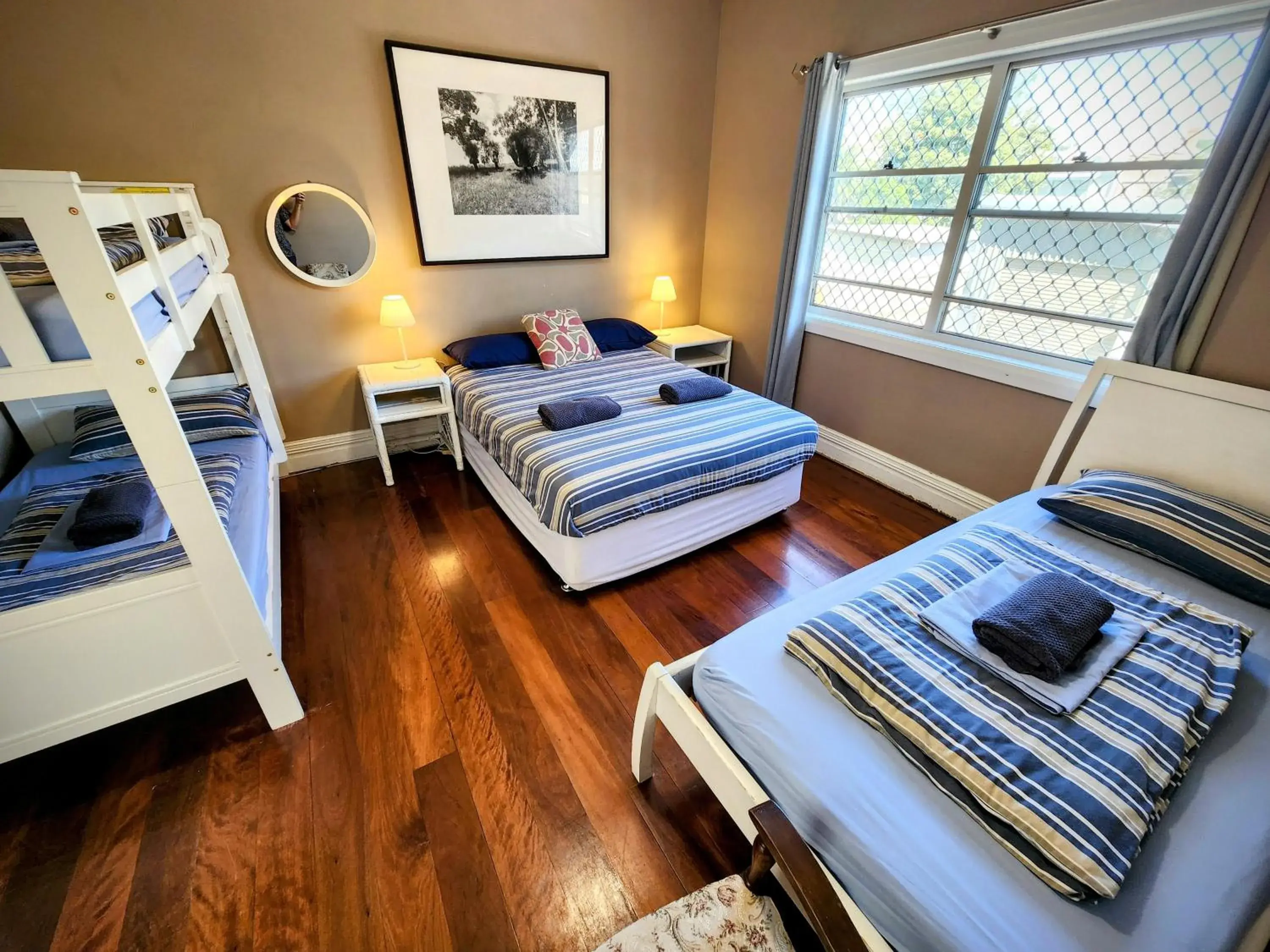 Family Room with Shared Bathroom in Bellingen Belfry Guesthouse Family Room with Shared Bathroom in Bellingen Belfry Guesthouse