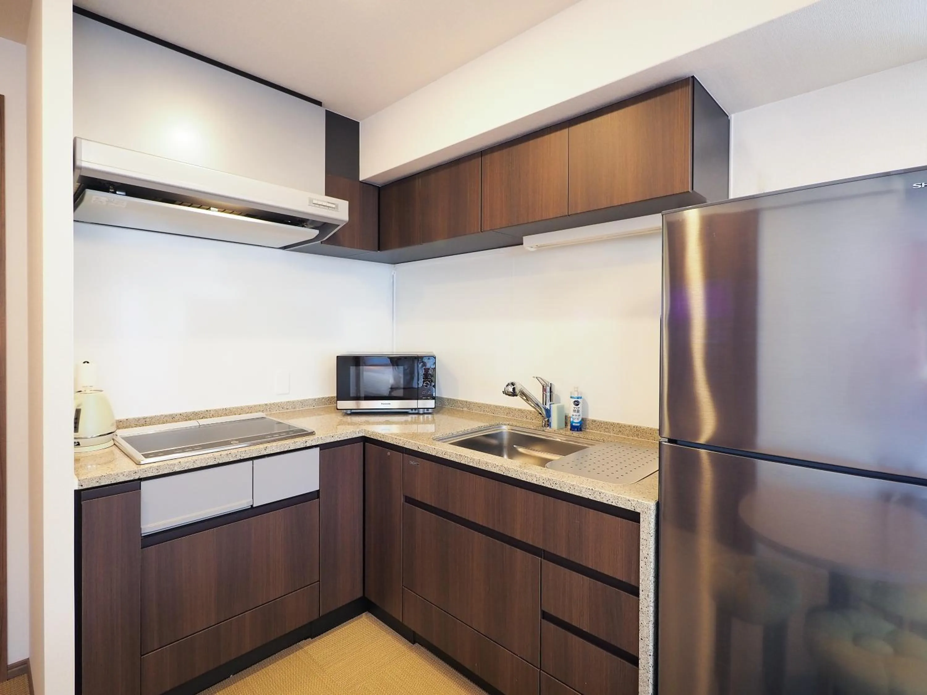 Kitchen or kitchenette in HIYORI Stay Kyoto Kamogawa