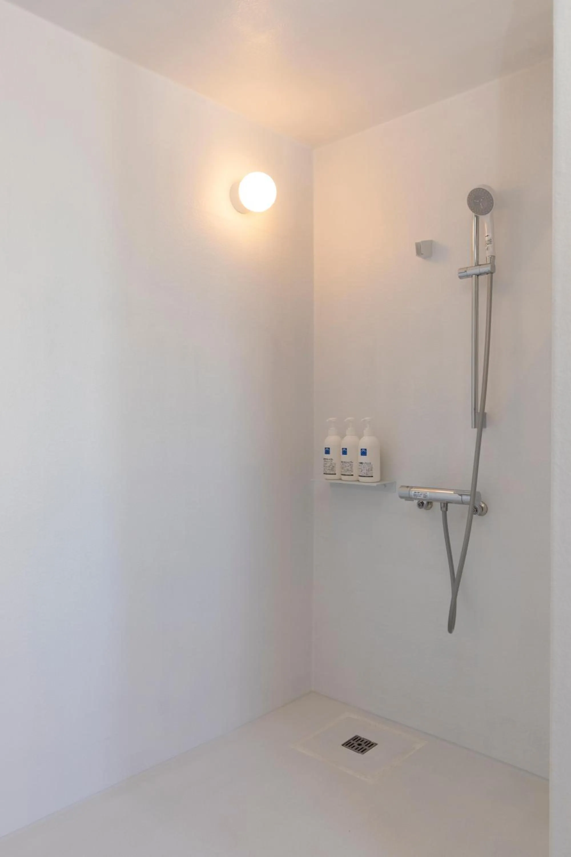 Shower in HAJIMARI Beppu