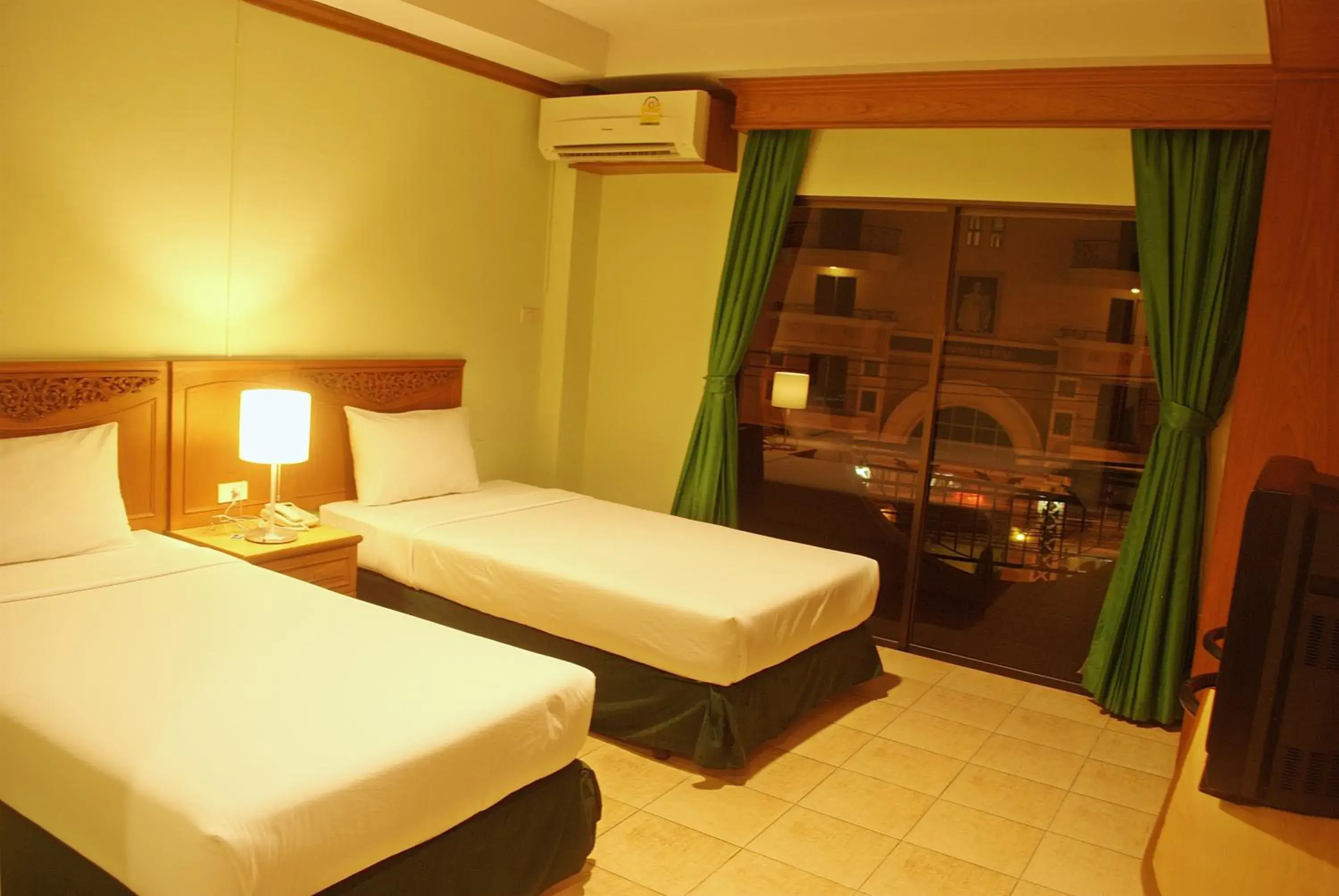 Superior Double or Twin Room in Golden Villa Pattaya Superior Double or Twin Room in Golden Villa Pattaya