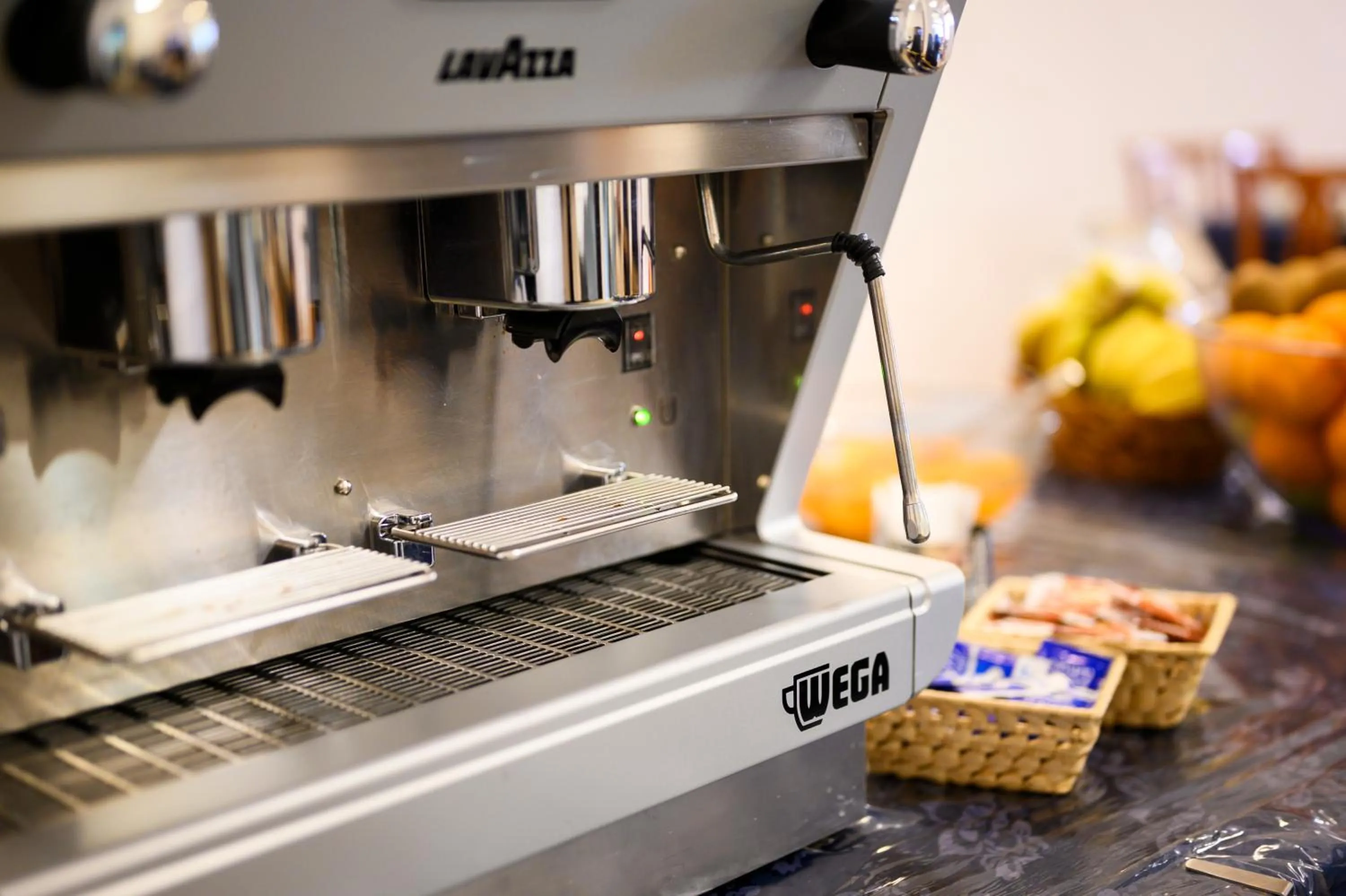 Coffee/tea facilities in Hotel Vico Alto Siena