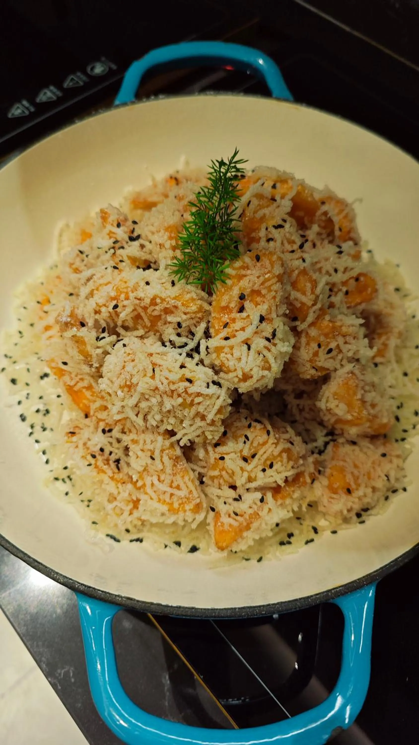 Breakfast in Xishu Garden Inn - Travel Agency service - Car Rent service - English Speaking