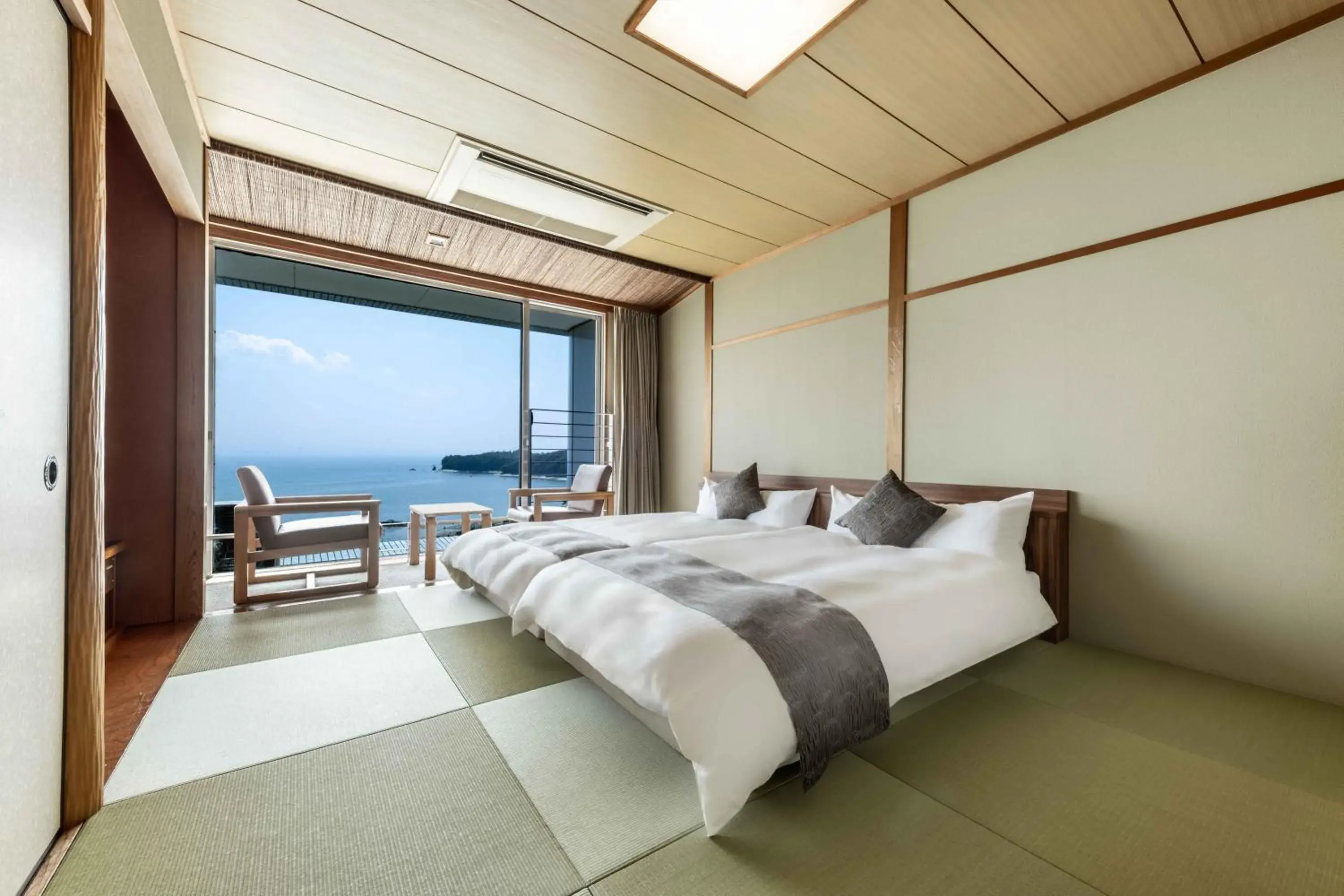 Photo of the whole room, Bed in Spa and Resort Hotel Solage Oita Hiji Beppuwan Photo of the whole room, Bed in Spa and Resort Hotel Solage Oita Hiji Beppuwan