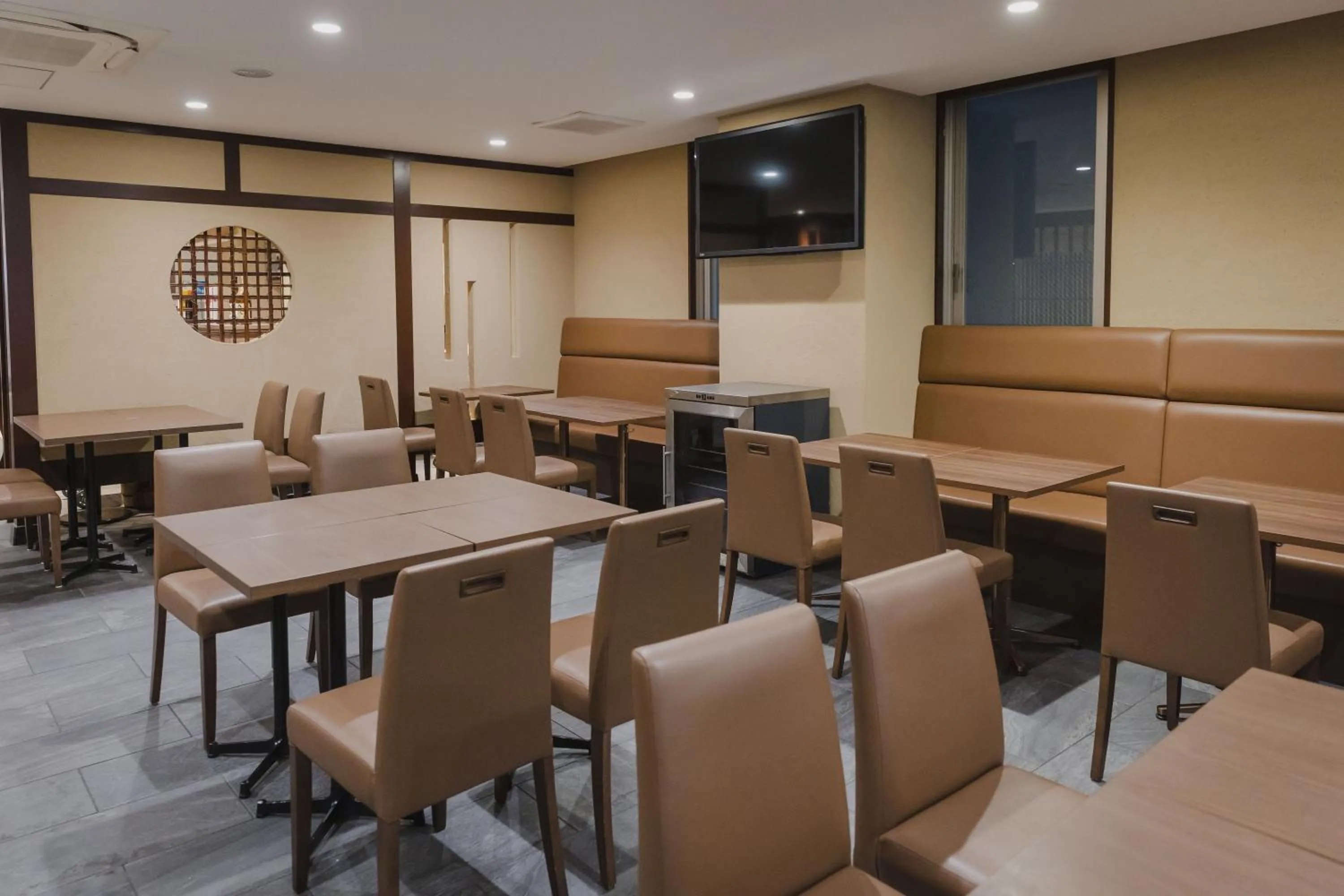 Restaurant/places to eat in Hop Inn Kyoto Shijo Omiya