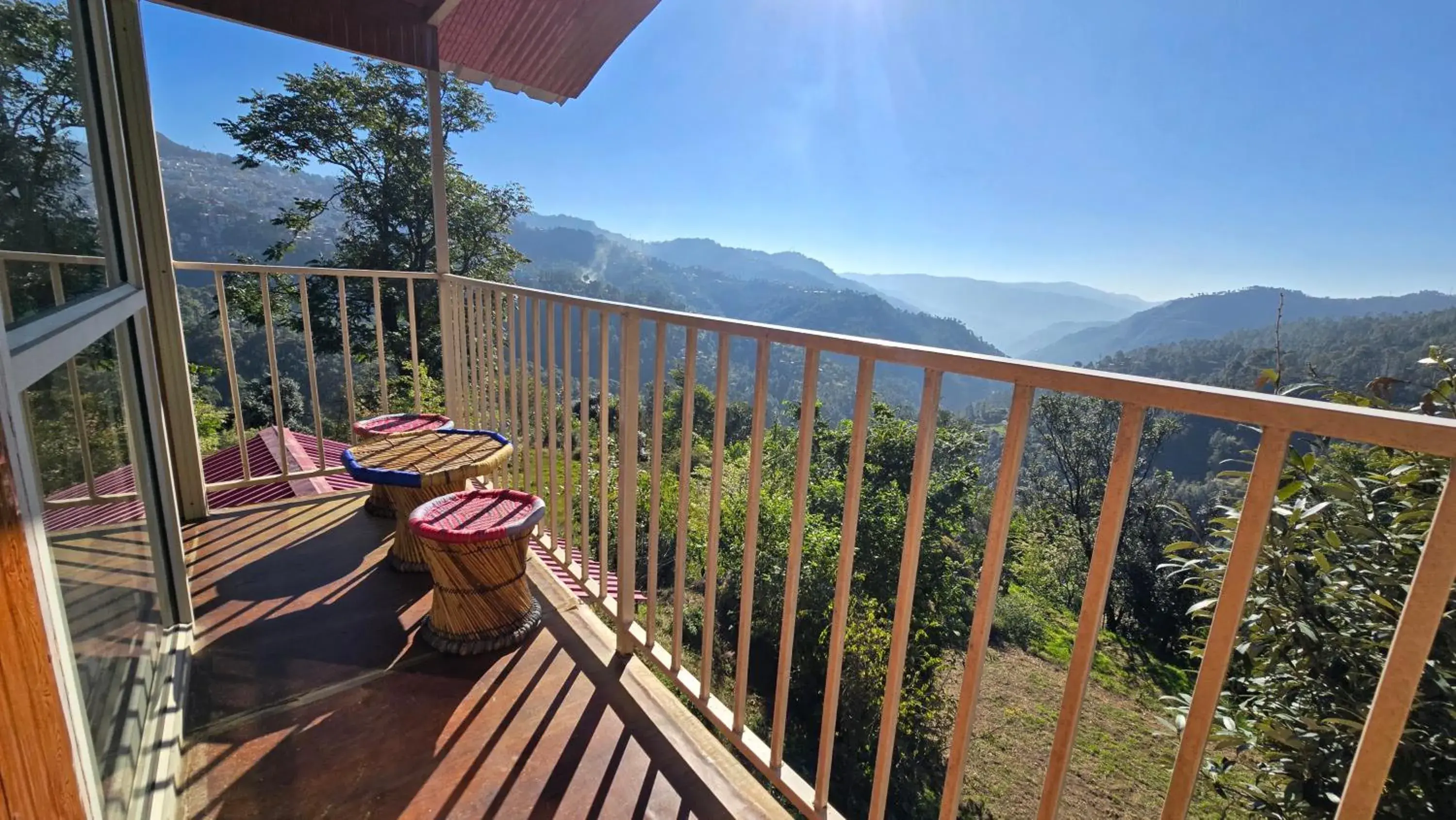 TREE HOUSE BY THE CITY ESCAPE TREE HOUSE BY THE CITY ESCAPE