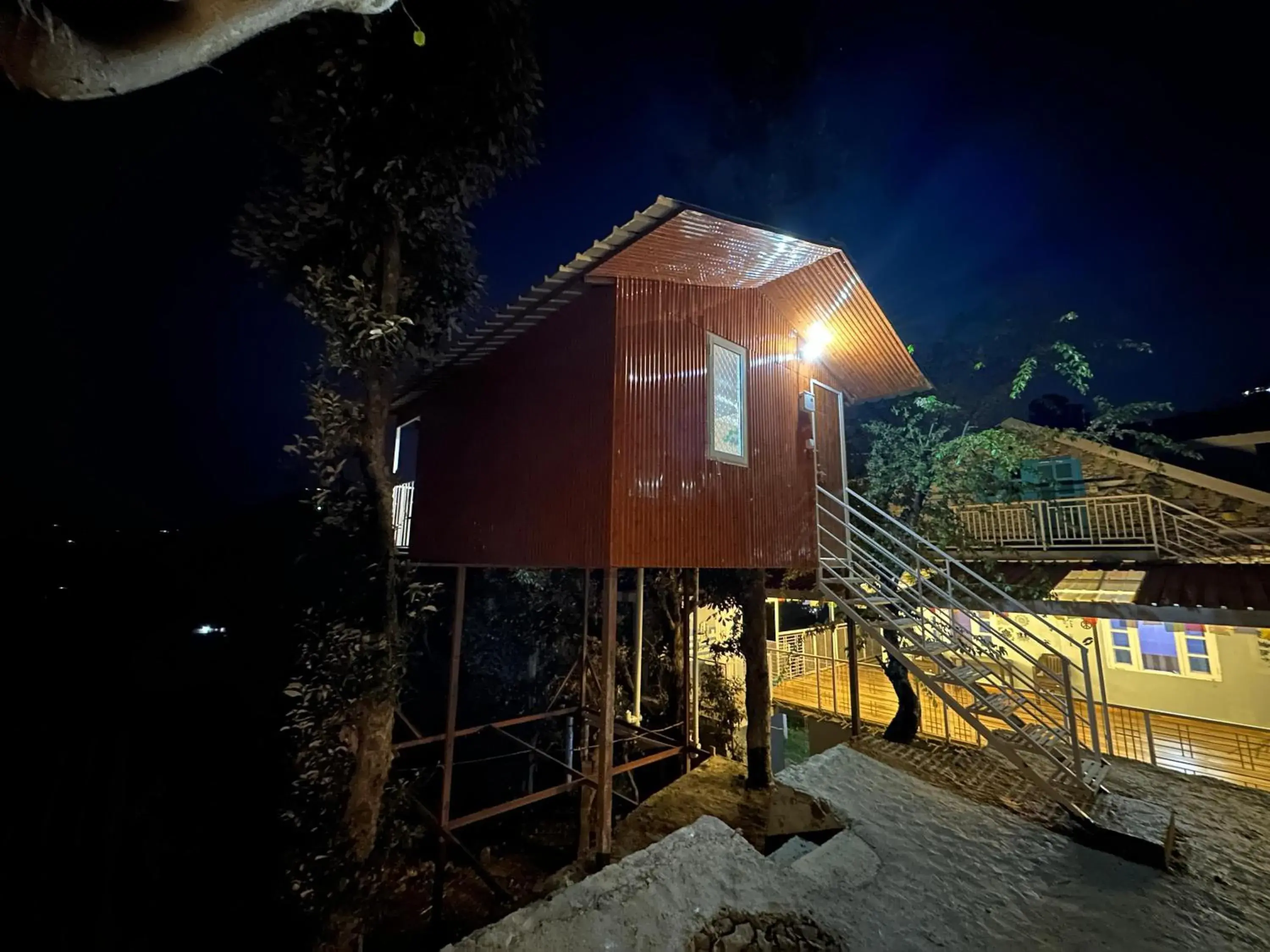 Property building in TREE HOUSE BY THE CITY ESCAPE Property building in TREE HOUSE BY THE CITY ESCAPE