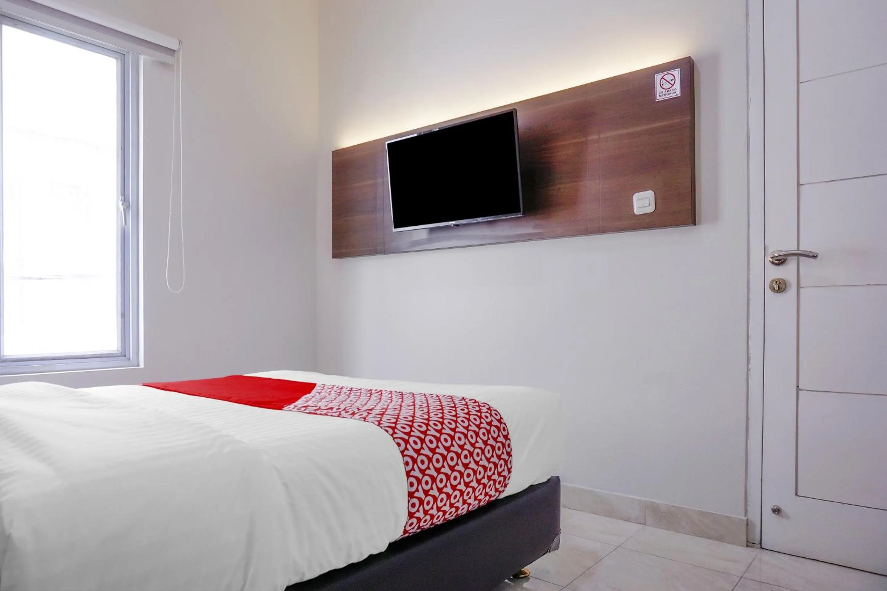 Bedroom, Bed in Hotel O Pioneer Pasar Baru