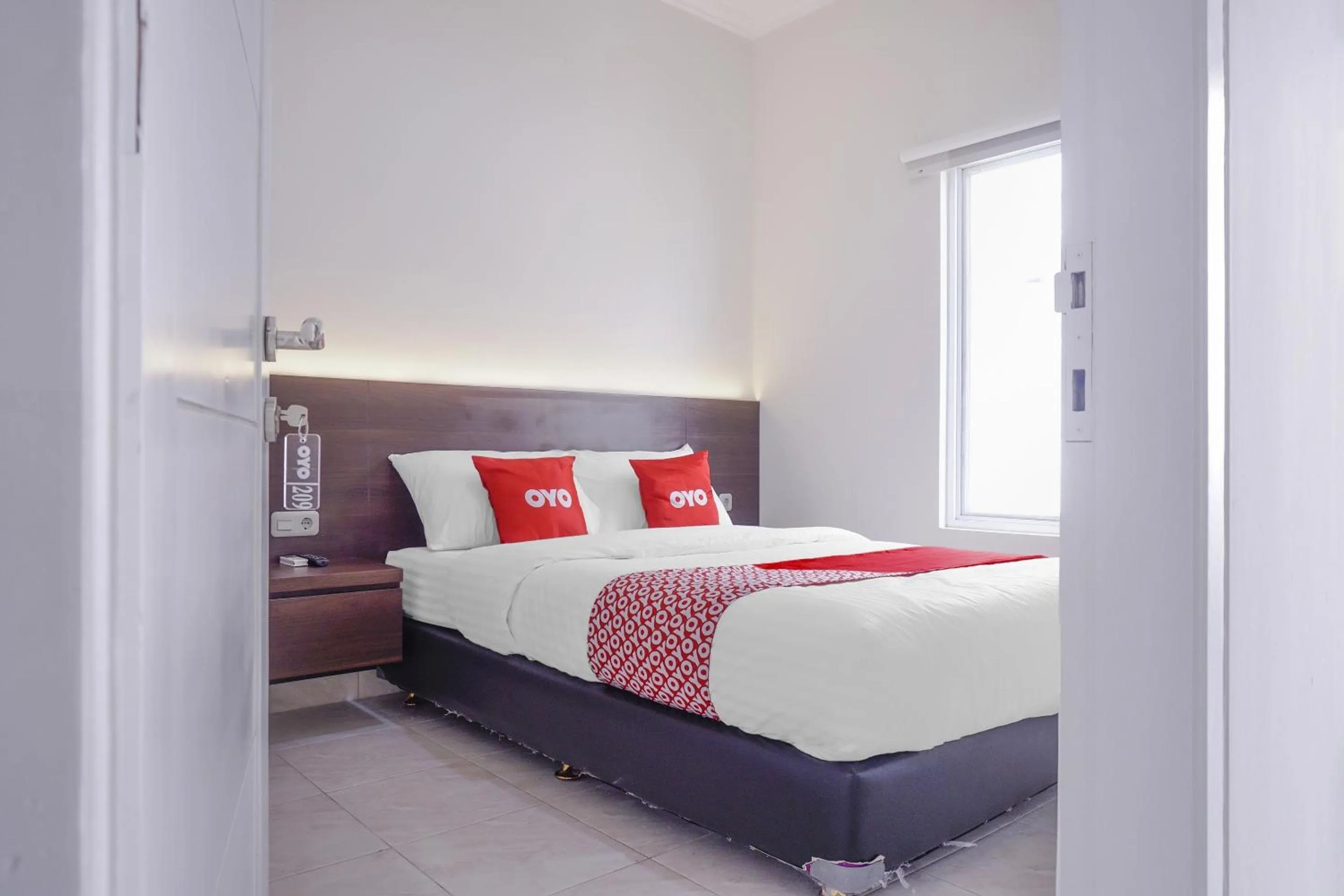 Bedroom, Bed in Hotel O Pioneer Pasar Baru