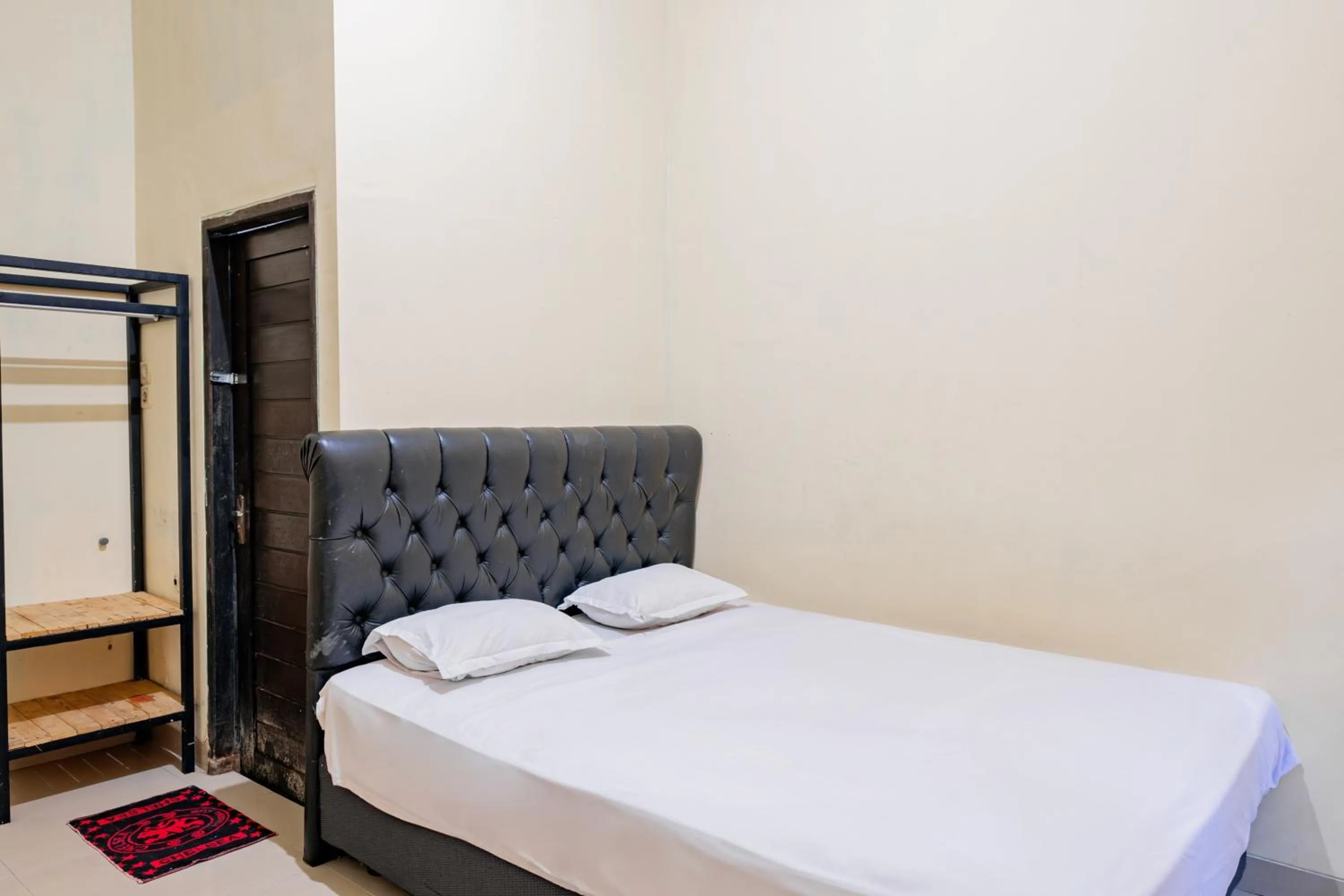 Bedroom, Bed in Hotel O Rinjani Guest House