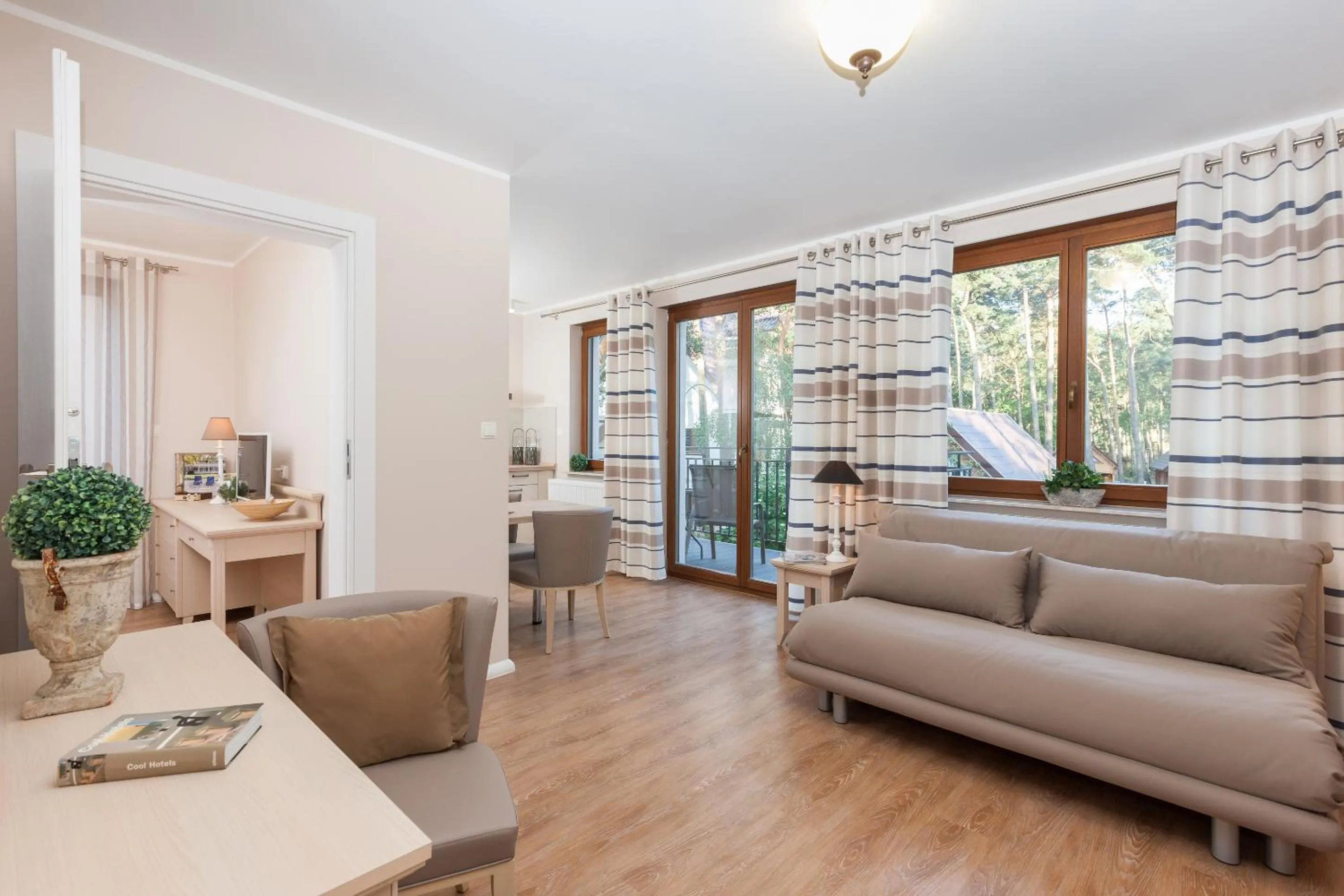 Family Apartment with Balcony in Villa Sosnowa