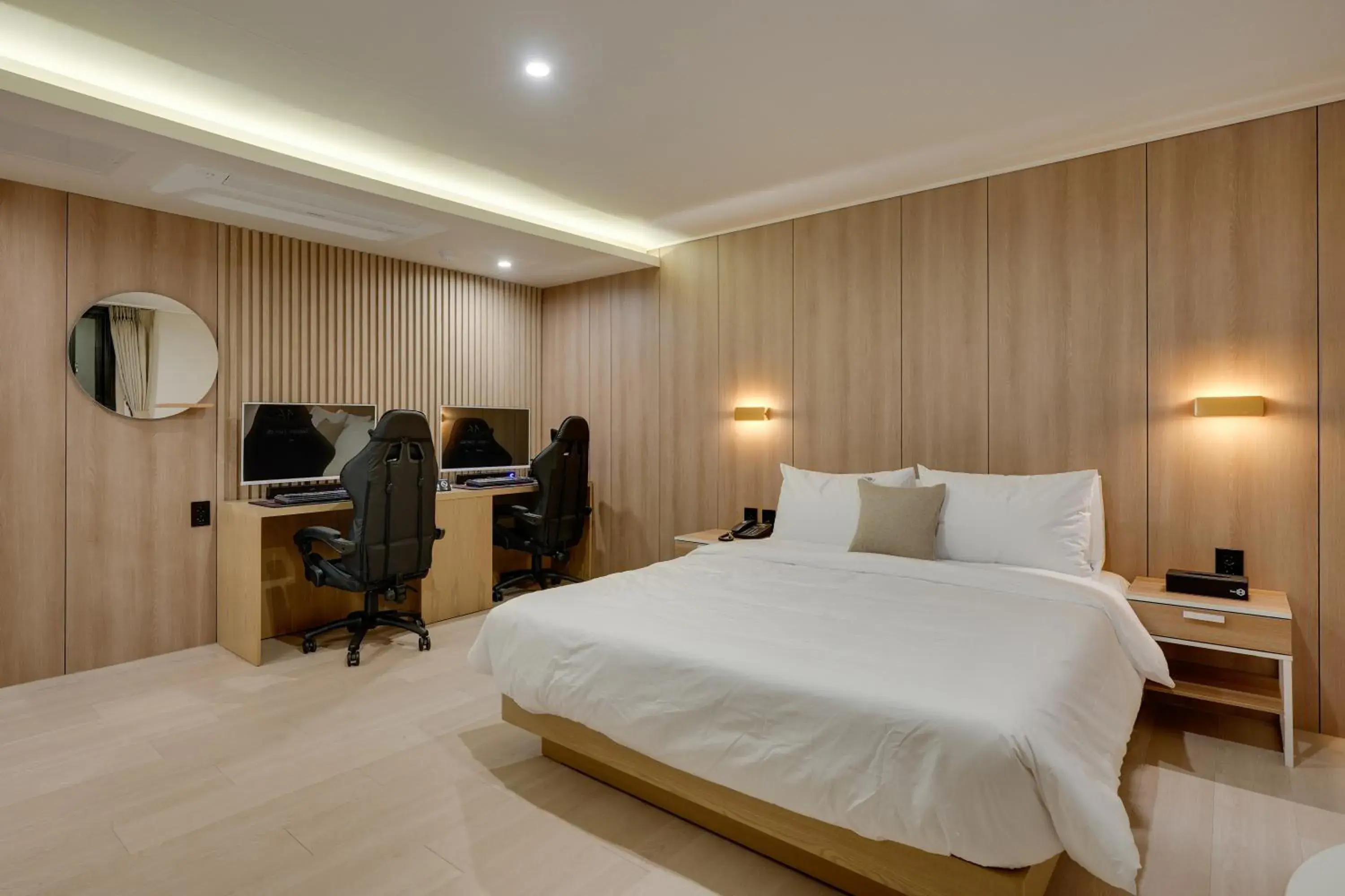 Photo of the whole room, Bed in Two H Hotel Photo of the whole room, Bed in Two H Hotel