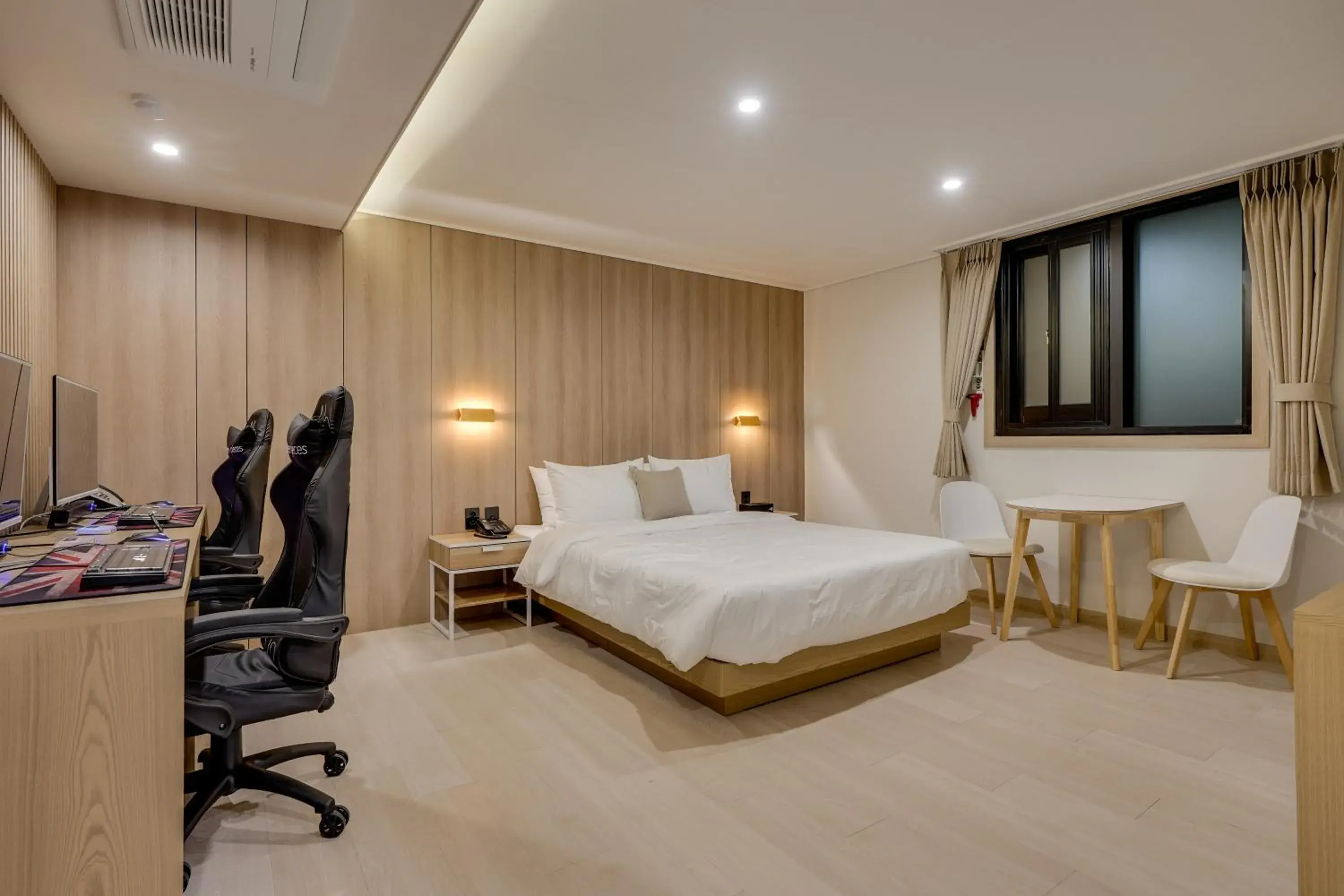 Bed in Two H Hotel Bed in Two H Hotel