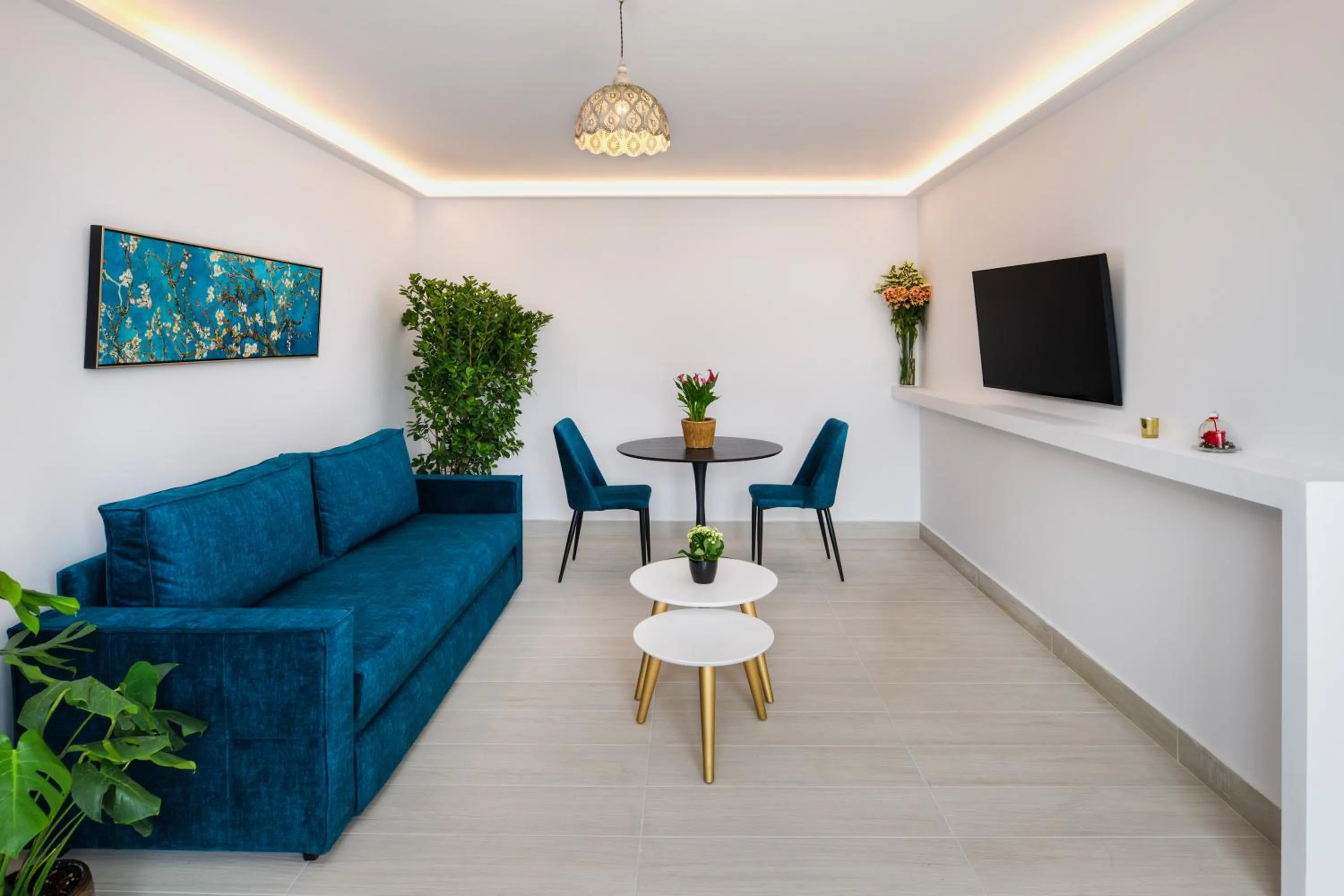 Seating area in Palm Island Suites