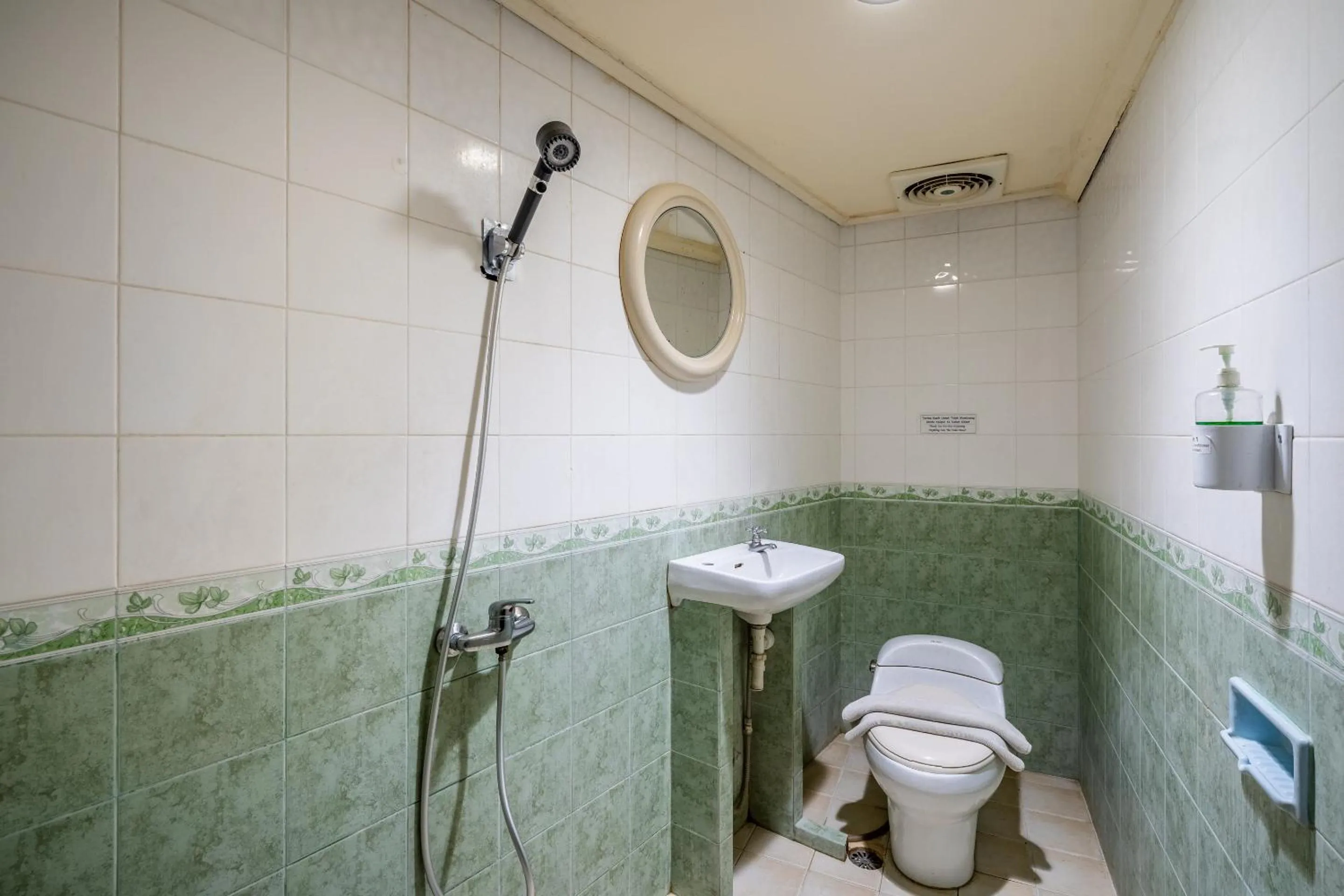 Toilet in Ammara Legian By Vilarisi - 8 Minute Walk To The Beach