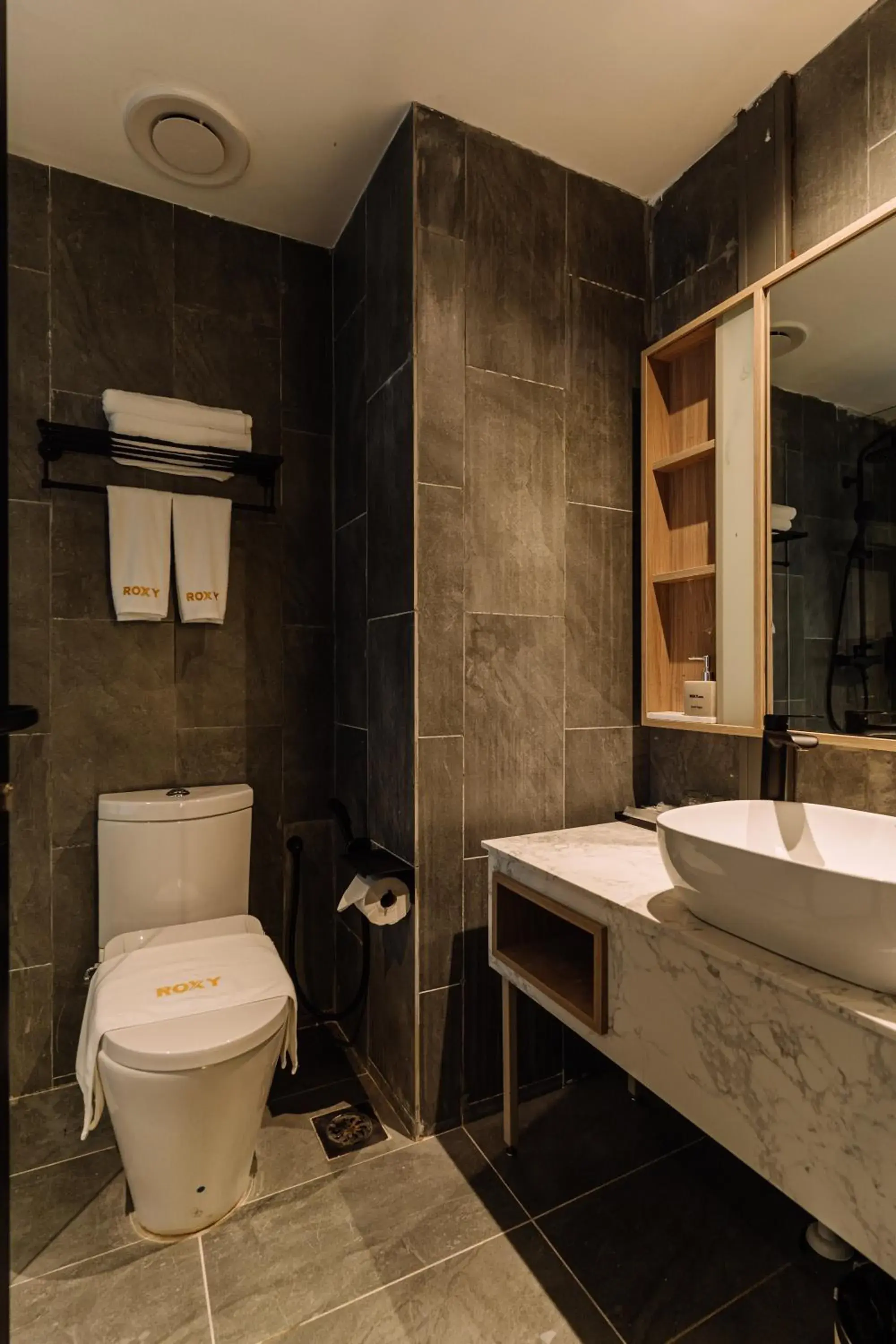 Deluxe Twin Room in Impiana by Roxy Hotel Deluxe Twin Room in Impiana by Roxy Hotel