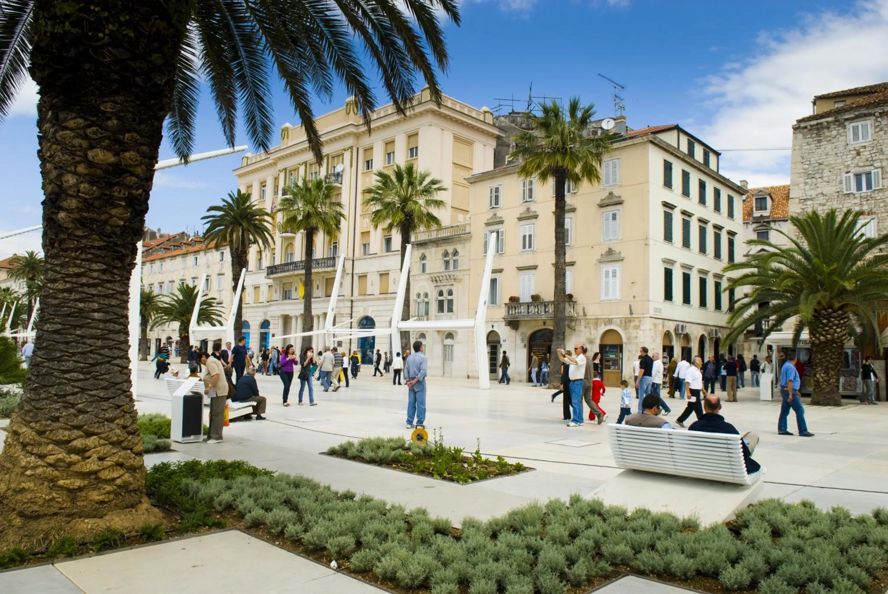 Area and facilities in Teatrin Split