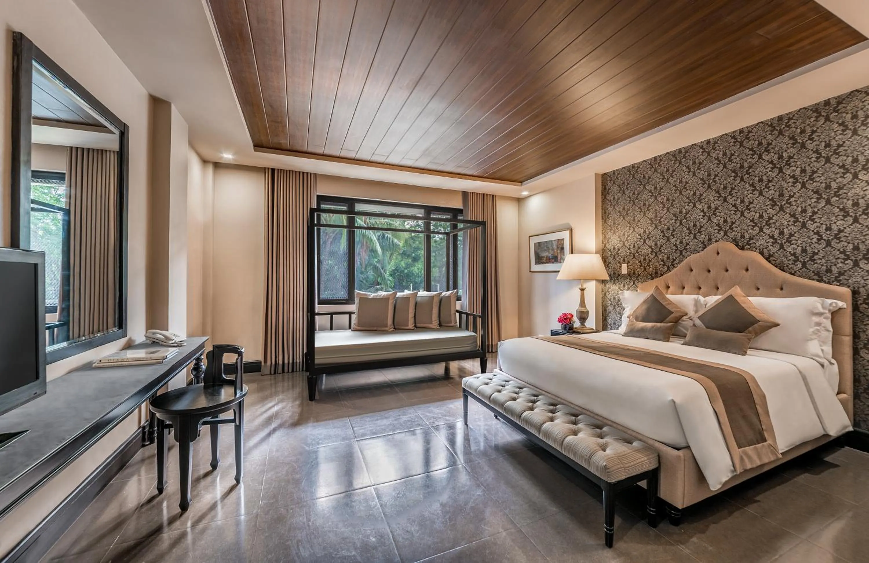 Bed in Hillcreek Gardens Tagaytay