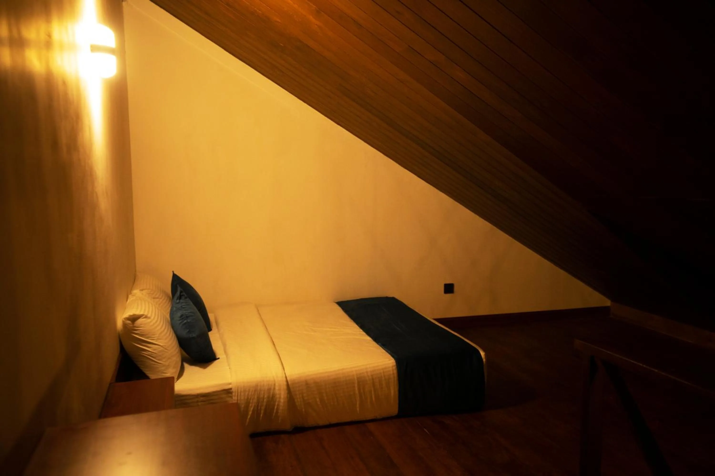 Bed in Single Tree Mount Hotel