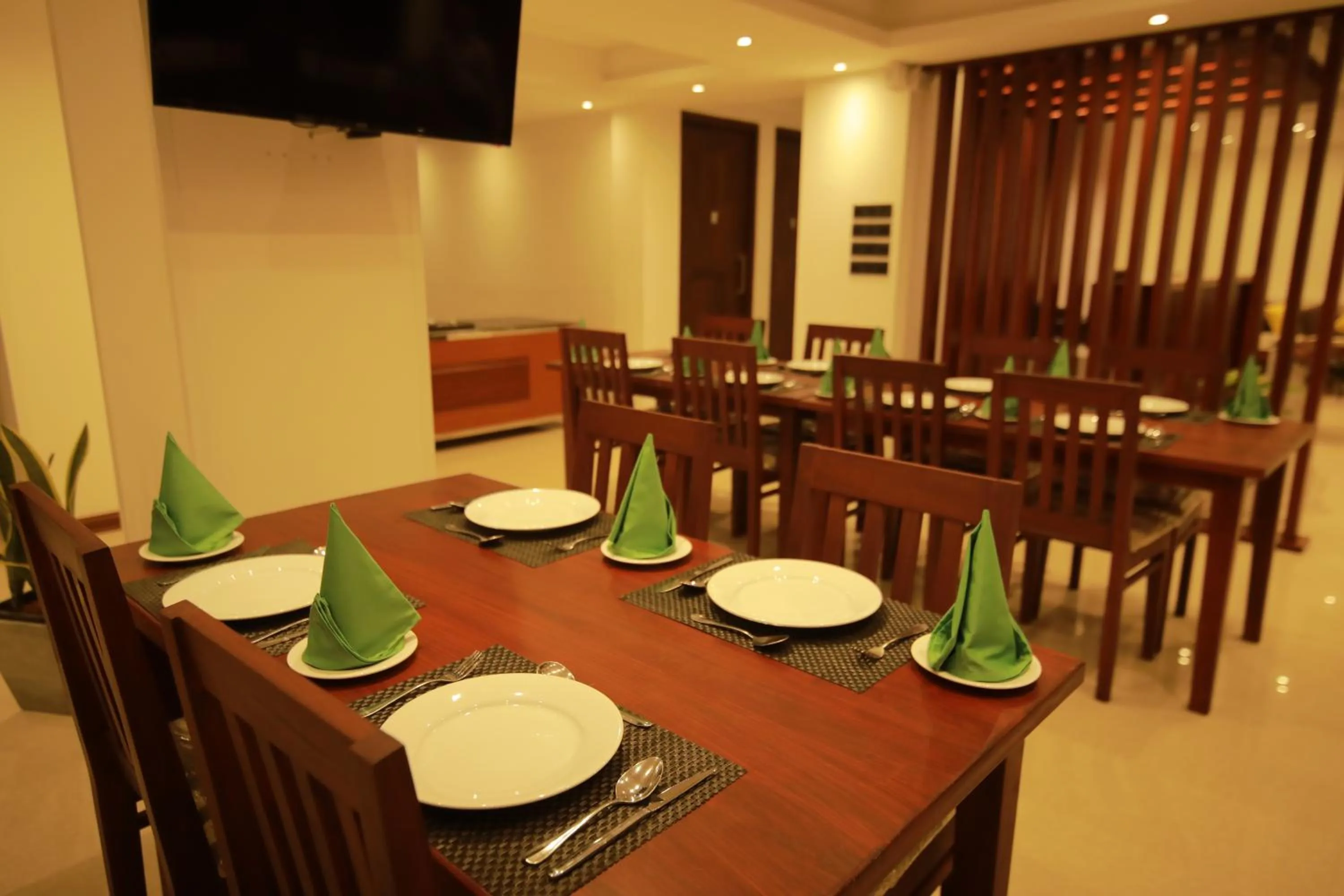 Restaurant/places to eat in Single Tree Mount Hotel