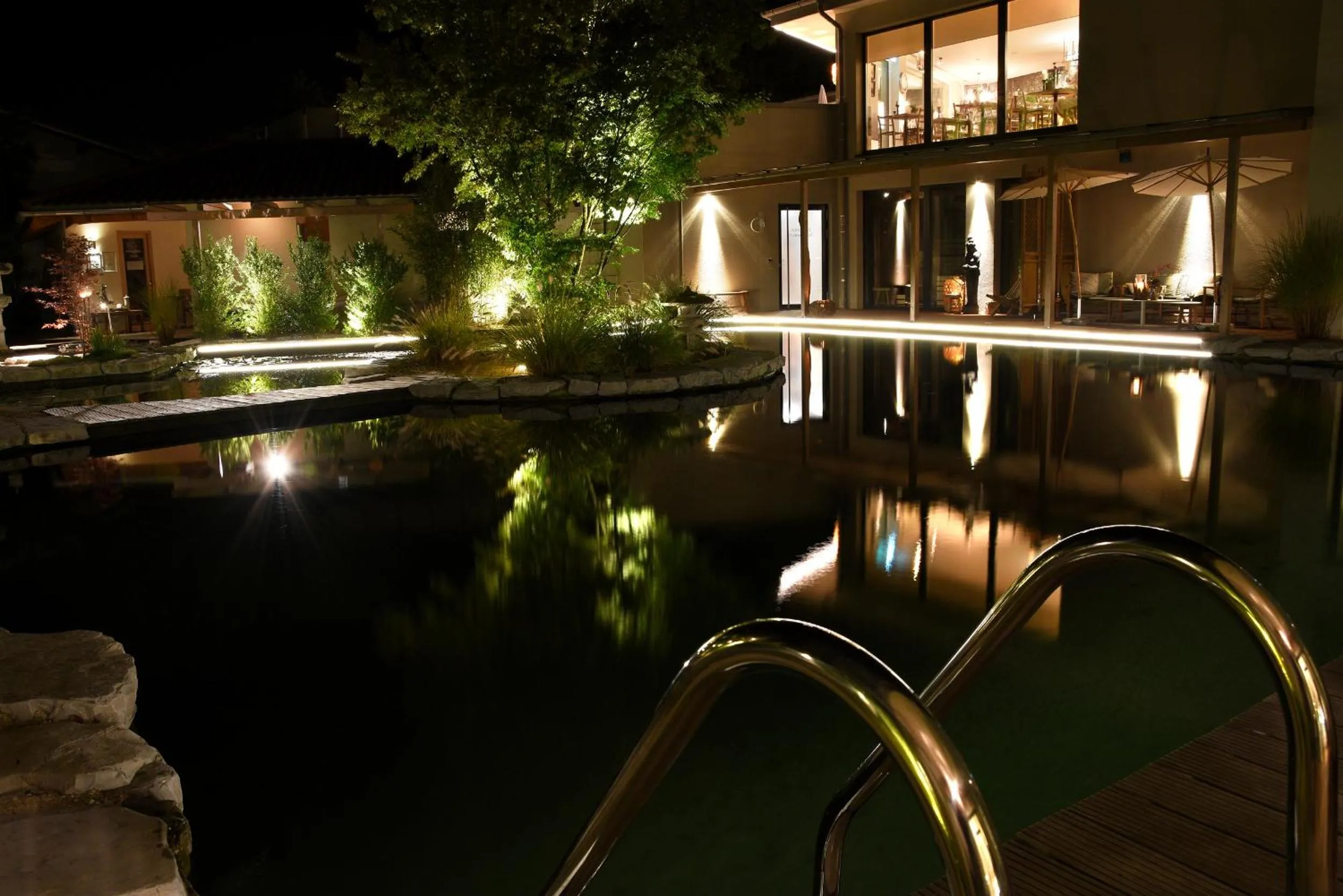 Pool view in Wellnessgarten-Hotel