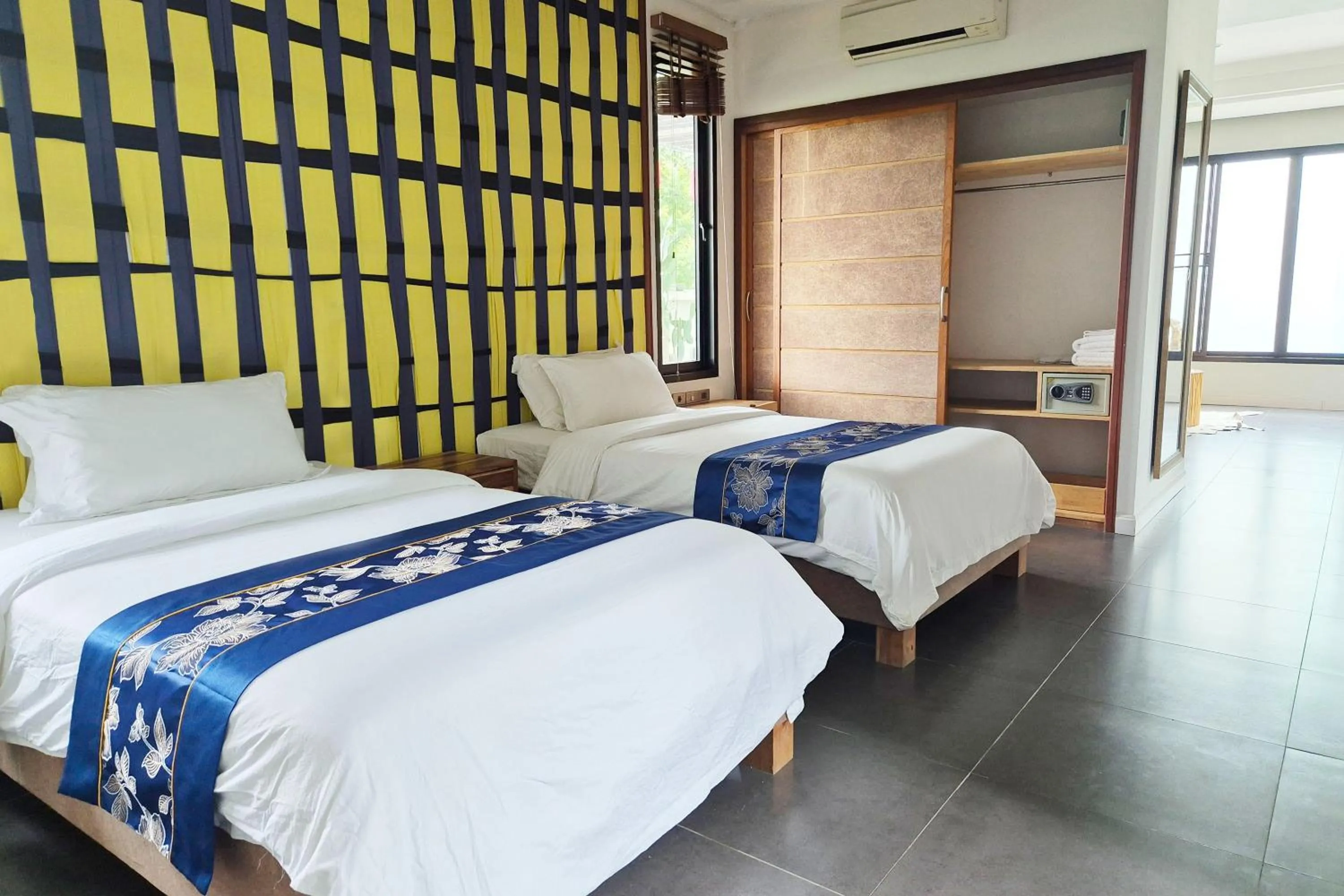 Bed in Thai Good Arts Resort