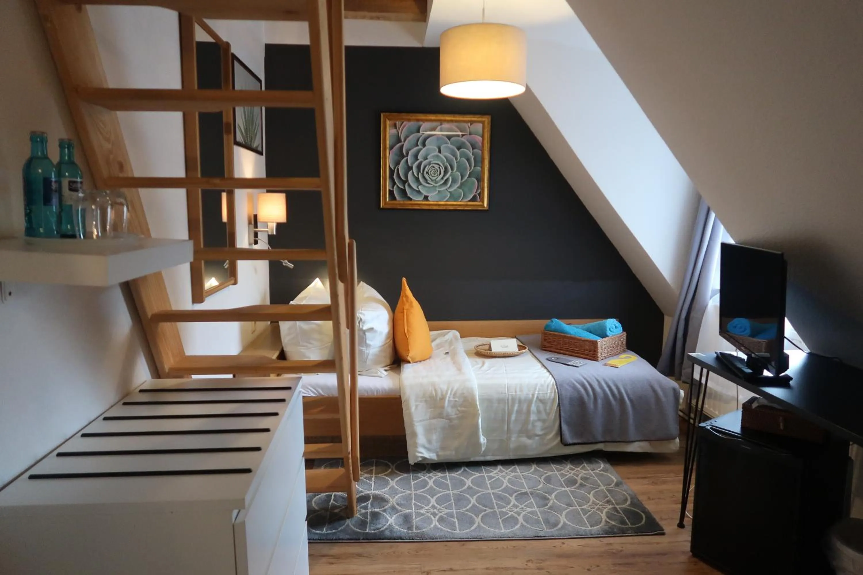 Photo of the whole room, Bed in Lodge Seaside Boutique Hotel