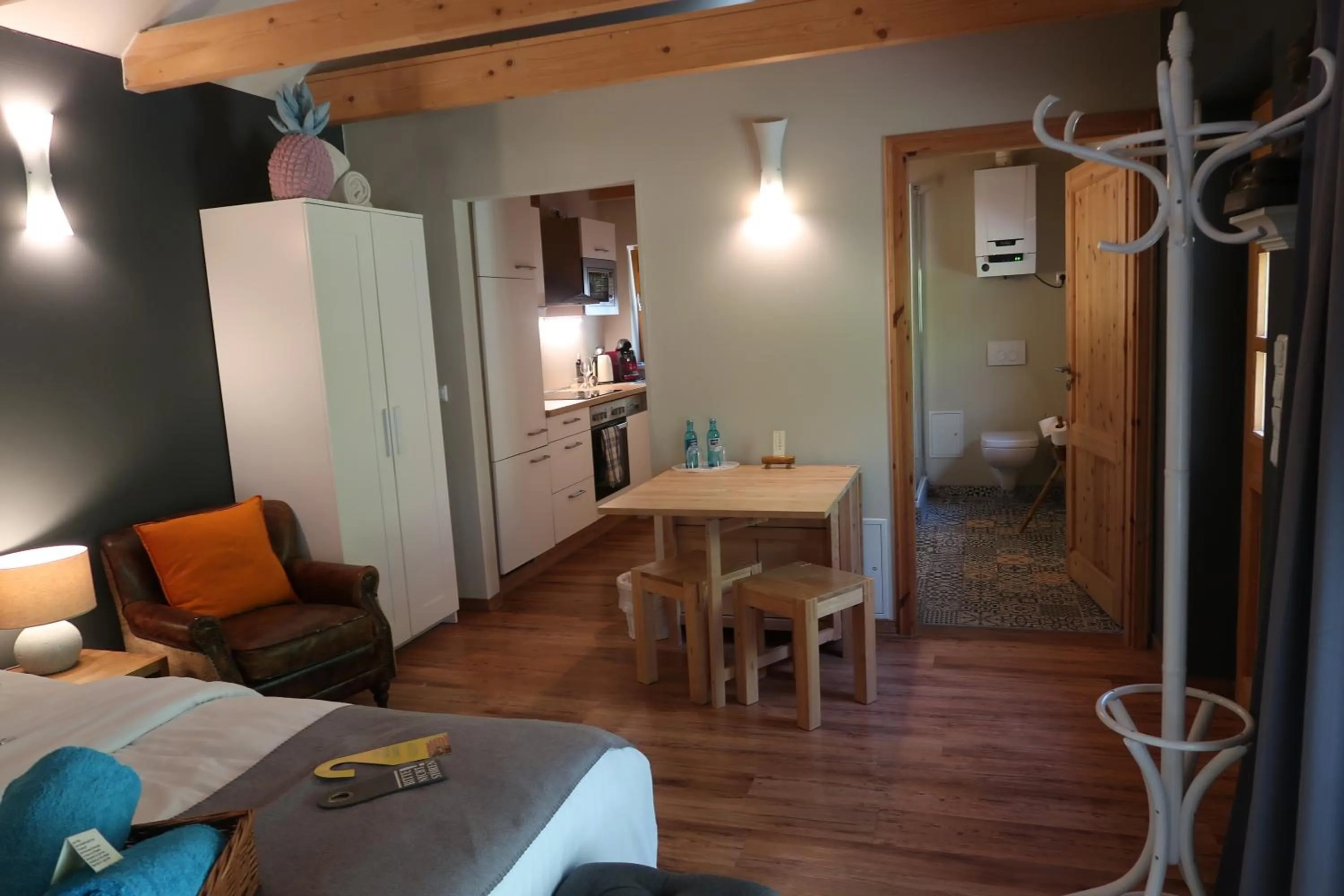 Photo of the whole room, Bed in Lodge Seaside Boutique Hotel