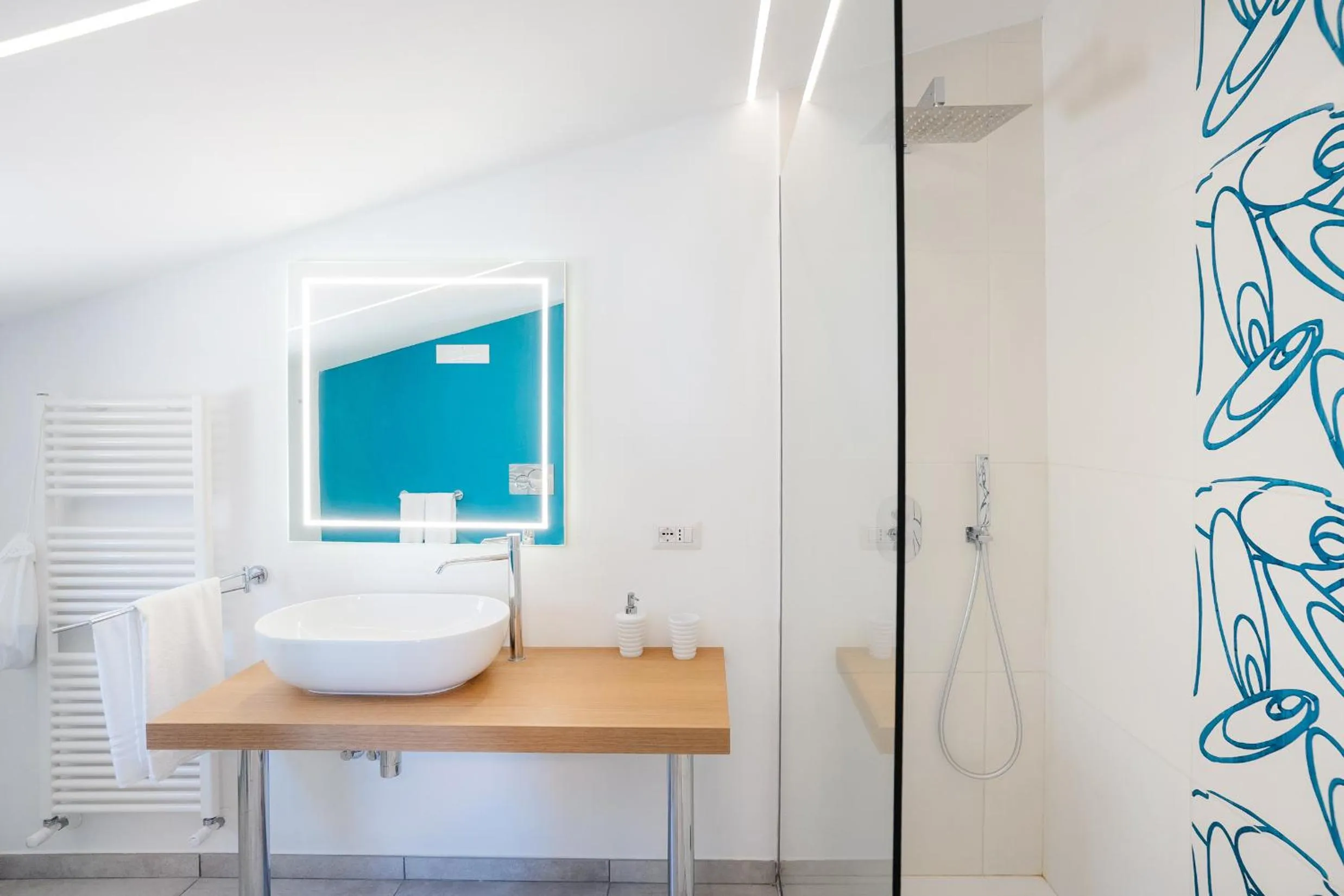 Shower in Casa Clementina Marciano