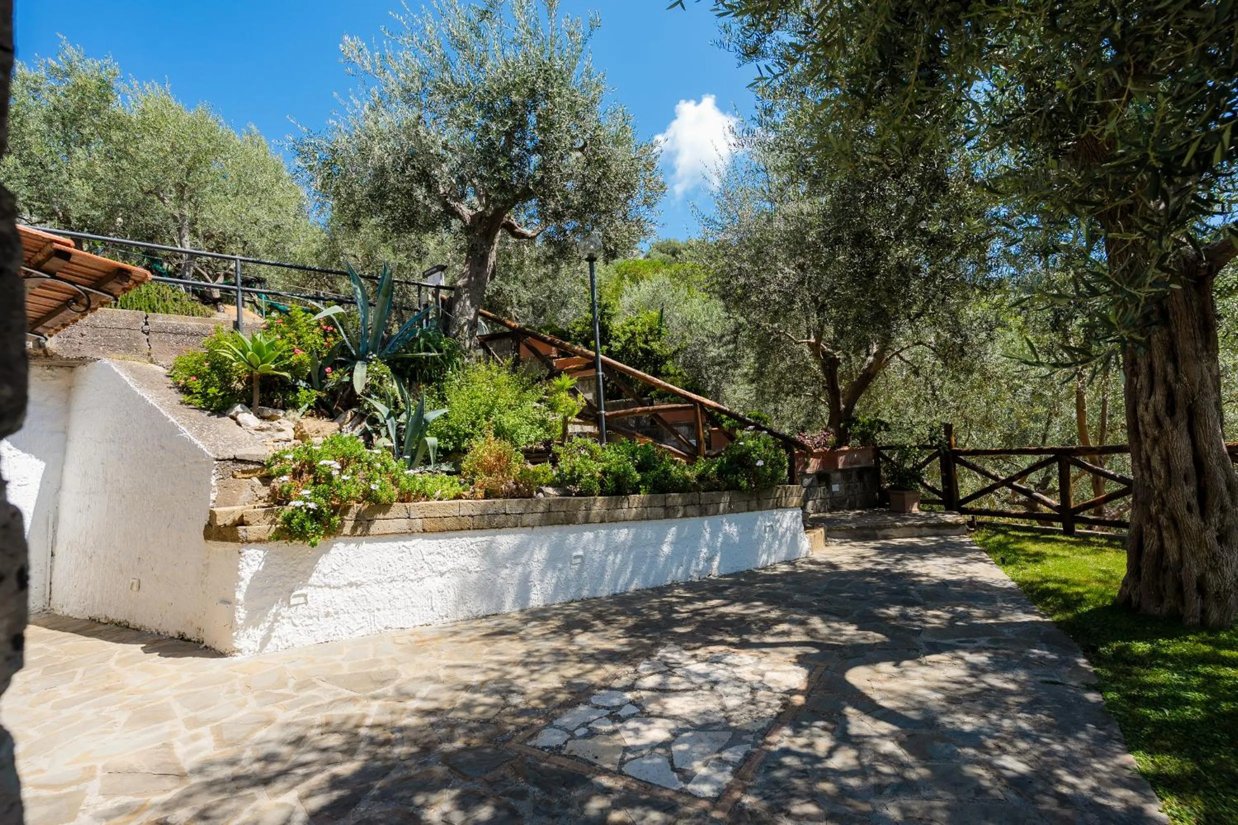 Spring in Casa Clementina Marciano