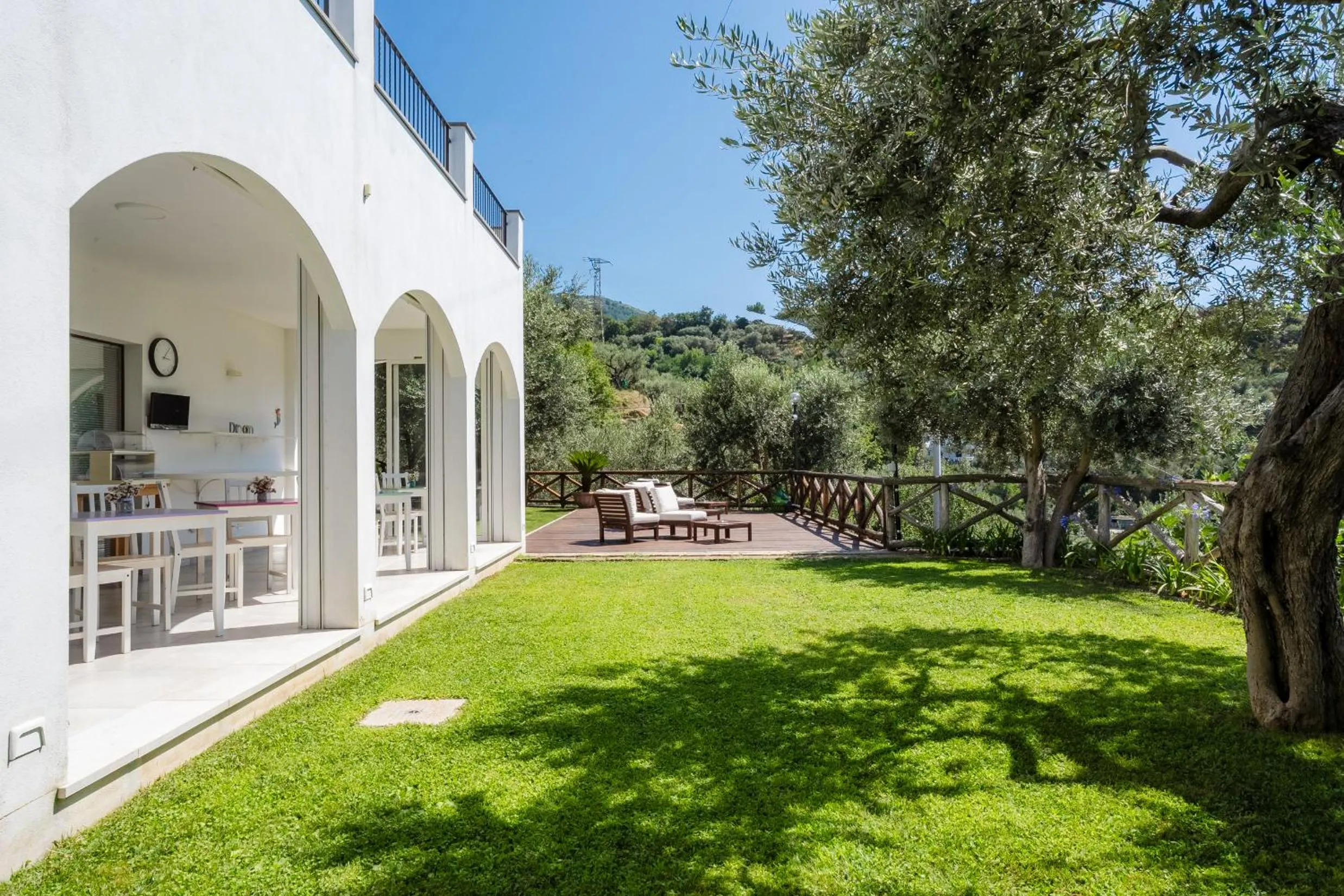 Spring in Casa Clementina Marciano