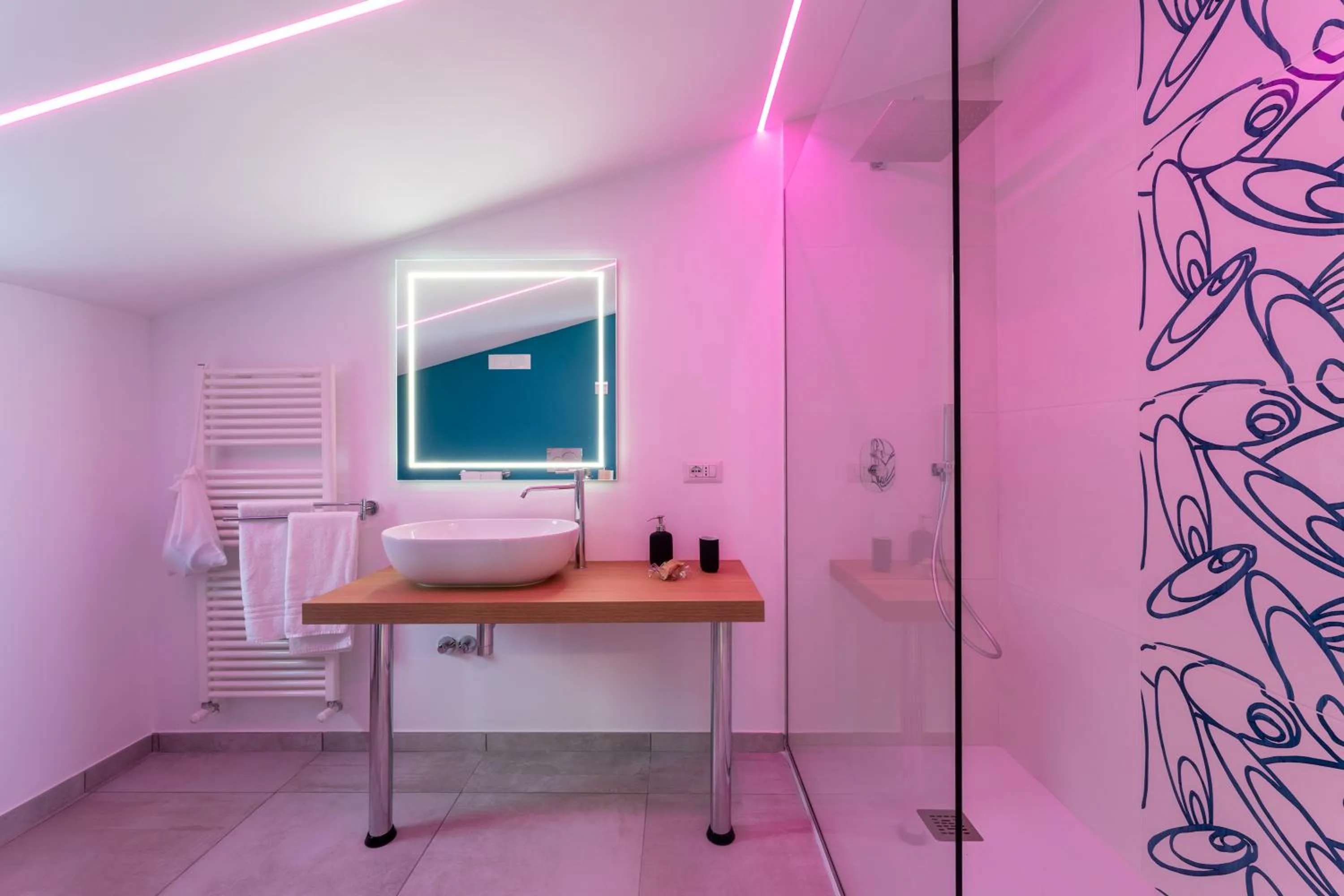 Shower in Casa Clementina Marciano