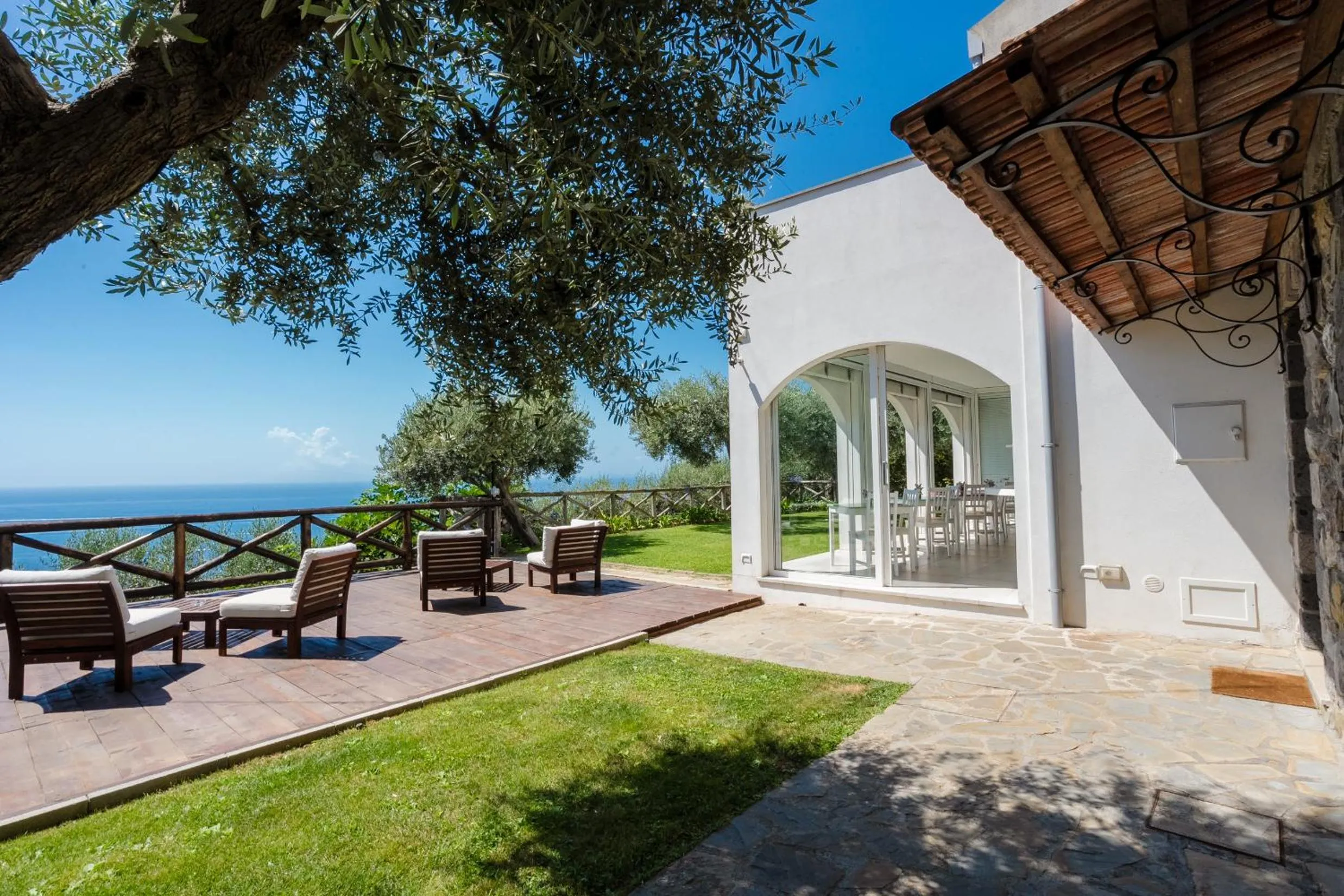 Property building in Casa Clementina Marciano