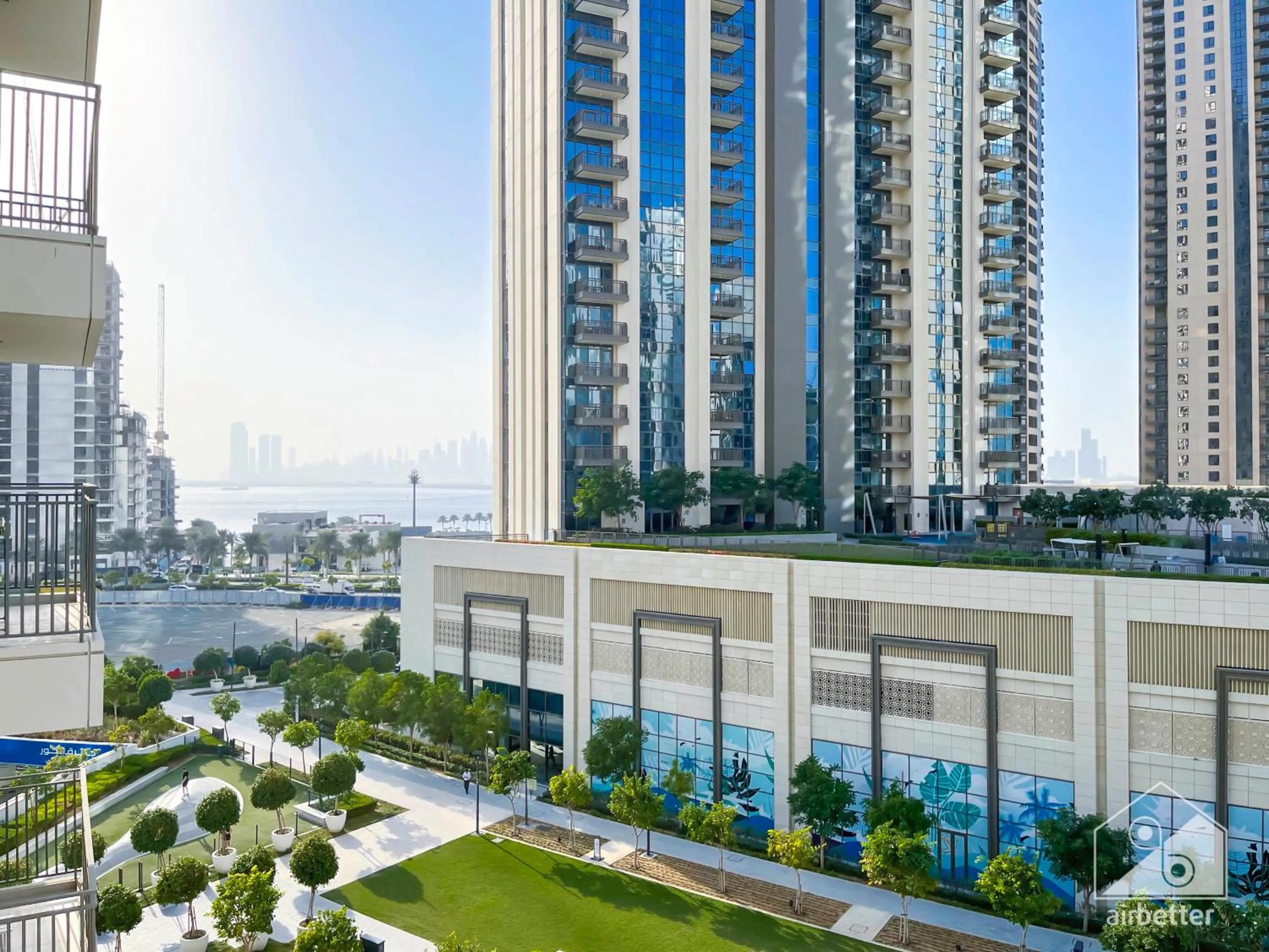 Luxurious stay Dubai Creek Balcony & View