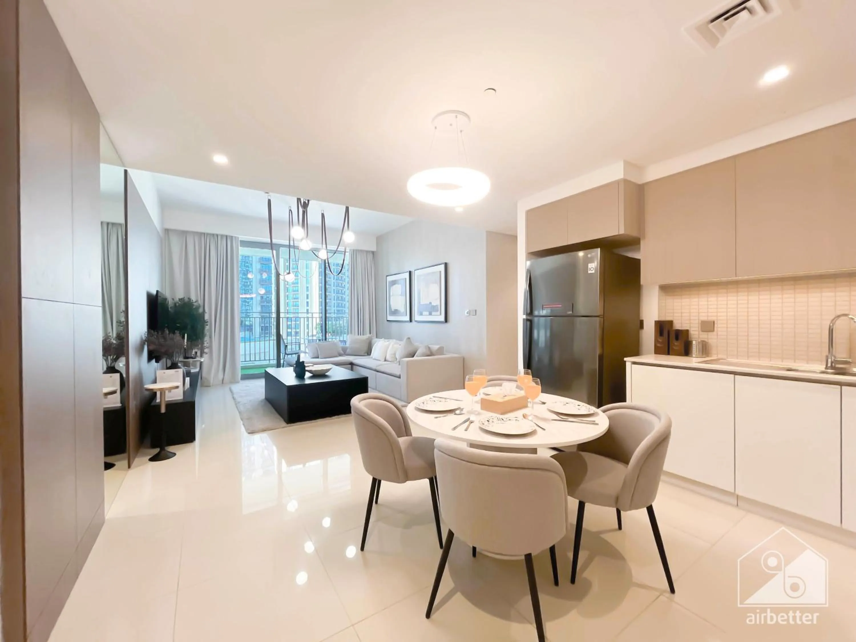 Luxurious stay Dubai Creek Balcony & View