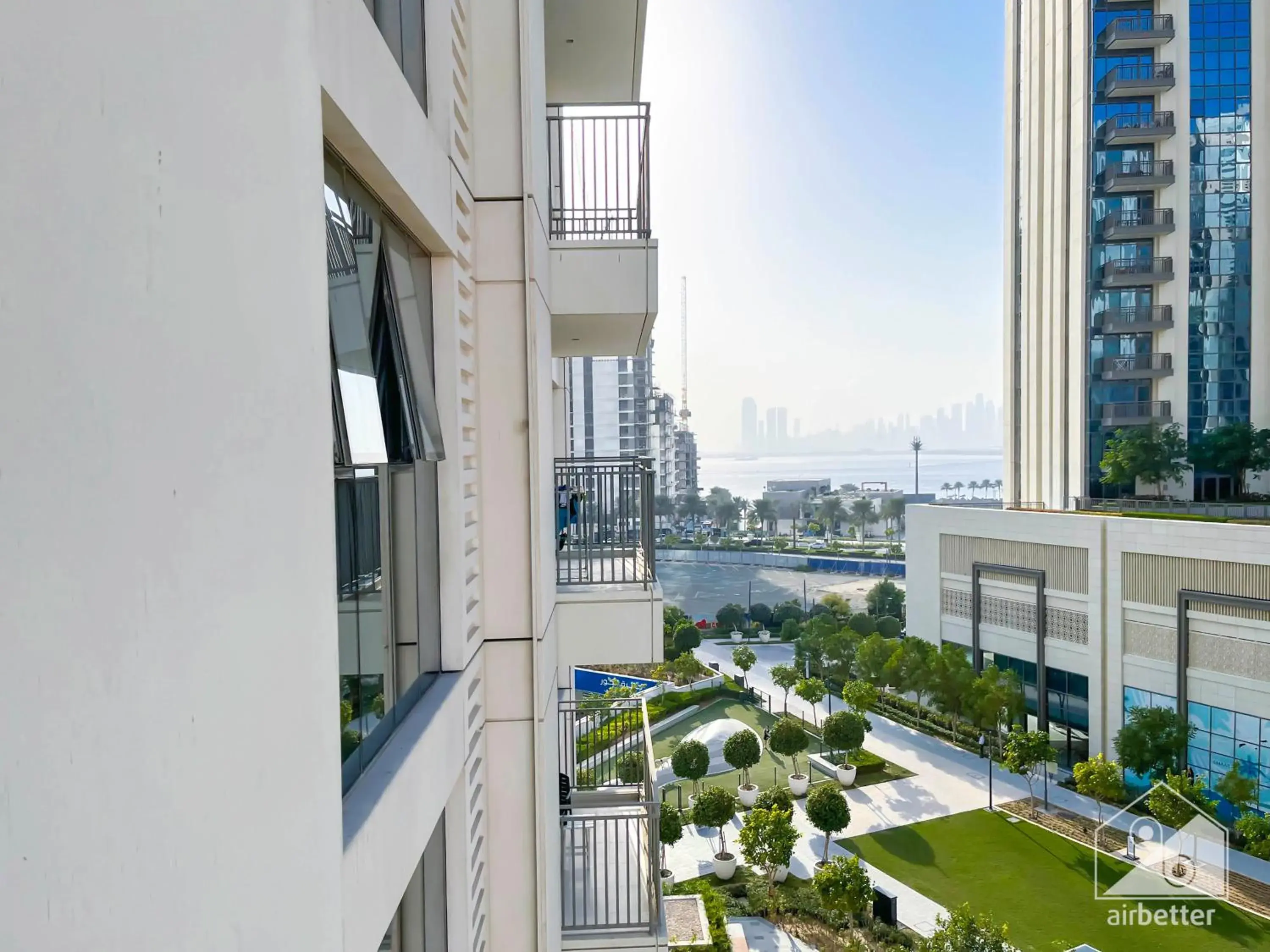 Luxurious stay Dubai Creek Balcony & View Luxurious stay Dubai Creek Balcony & View