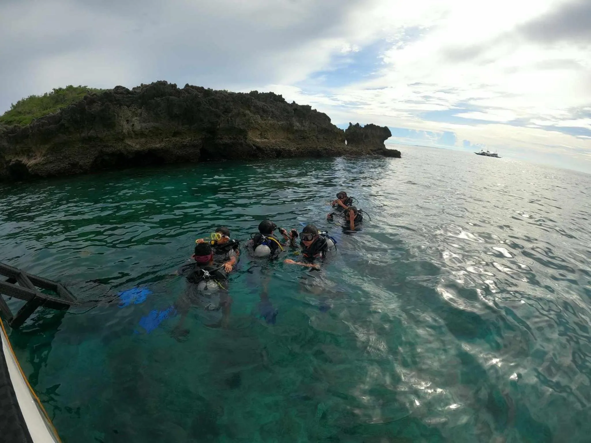 Diving in Malapascua Beach and Dive Resort