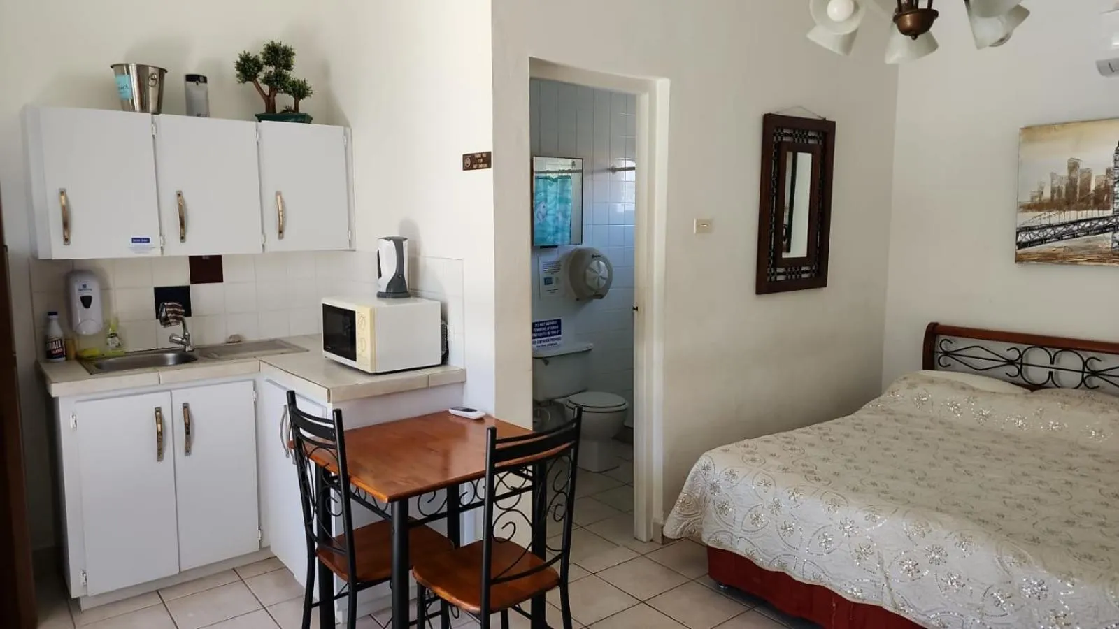 Photo of the whole room, Bed in YOUR FIRST DAY Hotel on Aruba