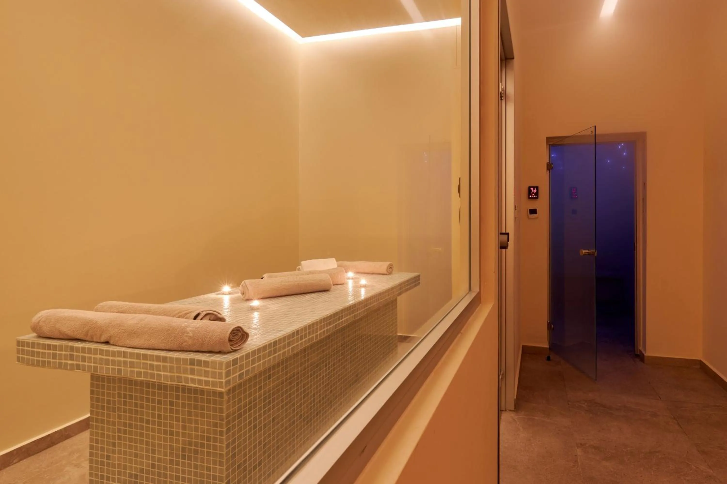 Massage in Enorme Santanna Island