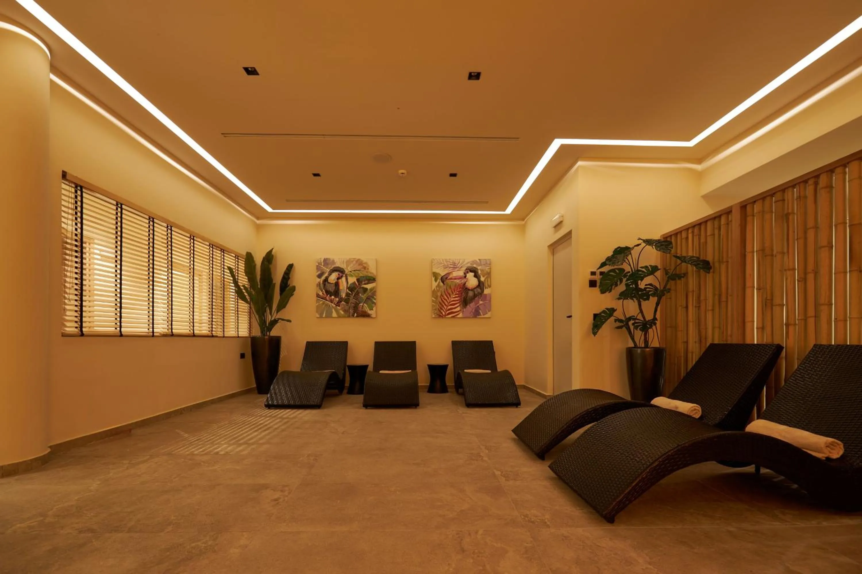 Spa and wellness centre/facilities in Enorme Santanna Island