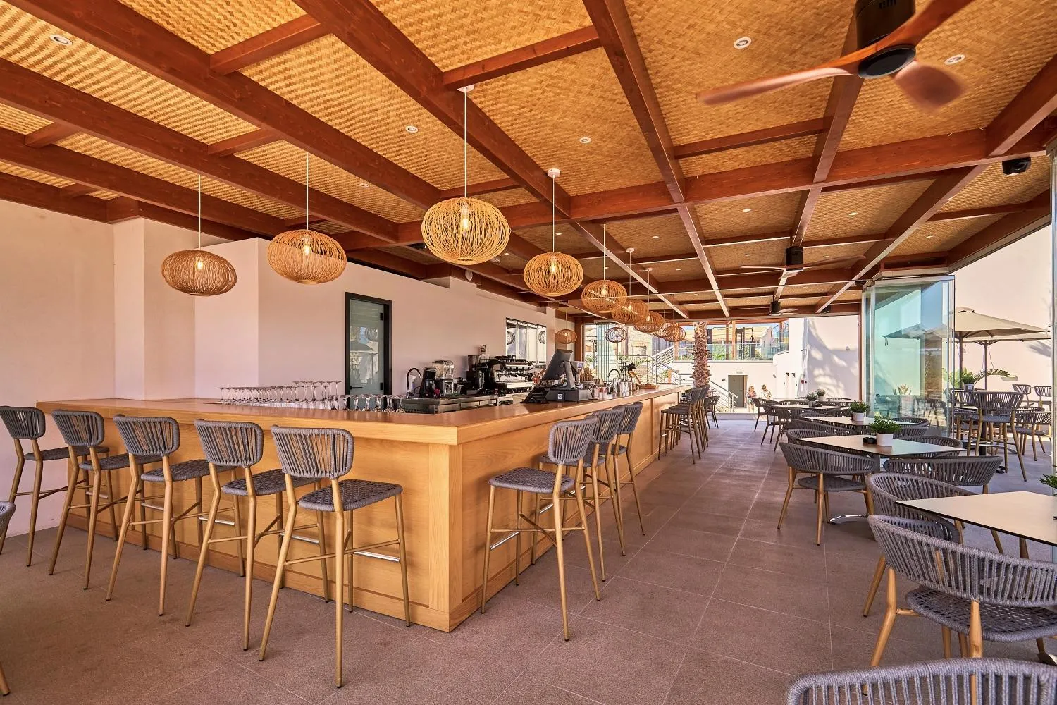 Lounge or bar in Enorme Santanna Island