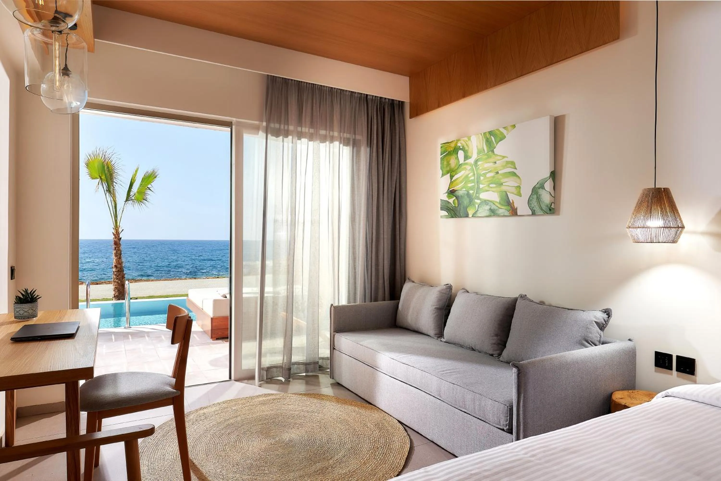 Decorative detail in Enorme Santanna Island