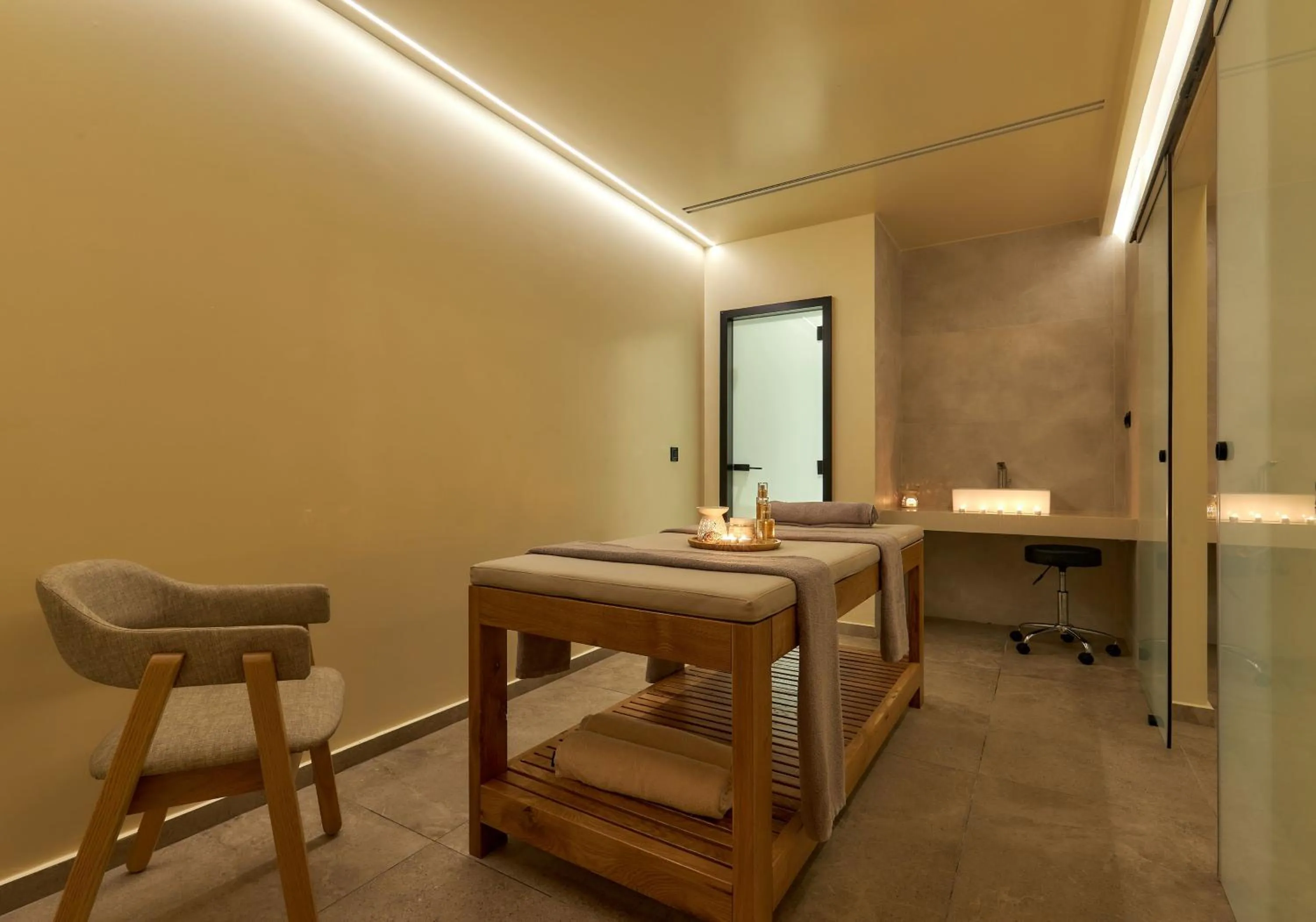 Spa and wellness centre/facilities in Enorme Santanna Island