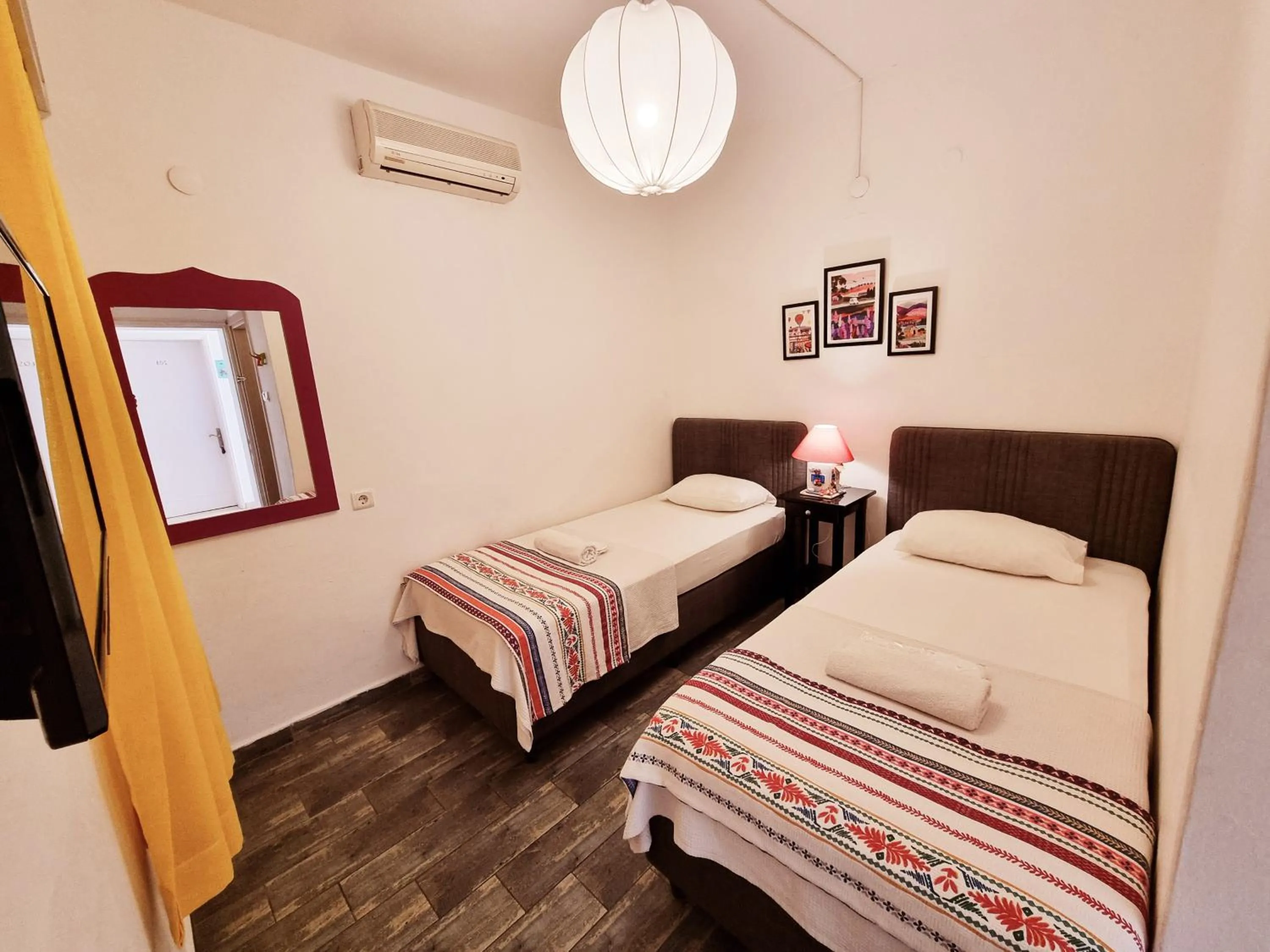 Photo of the whole room, Bed in Kumbahçe Fethiye Hanım Pansiyon BODRUM