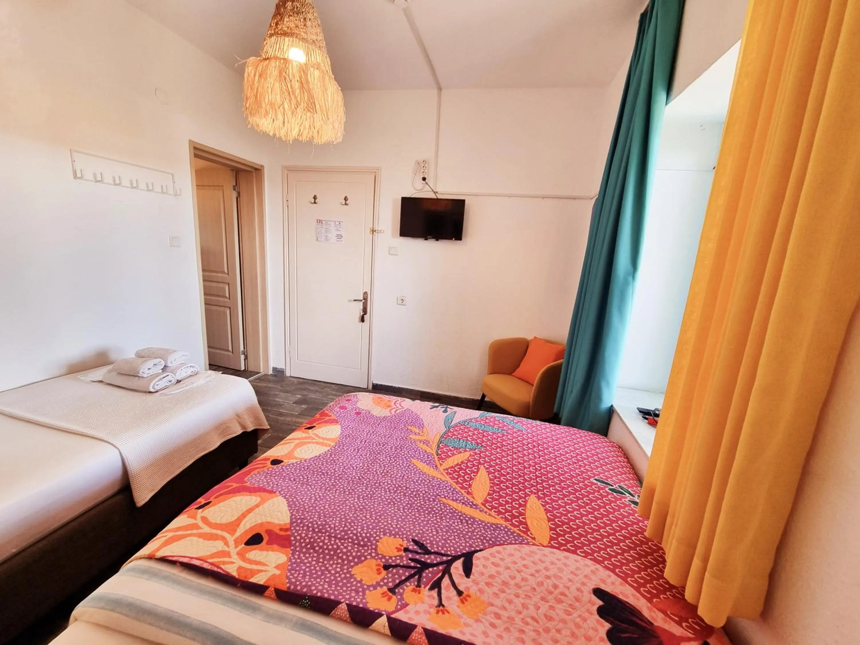 Photo of the whole room, Bed in Kumbahçe Fethiye Hanım Pansiyon BODRUM